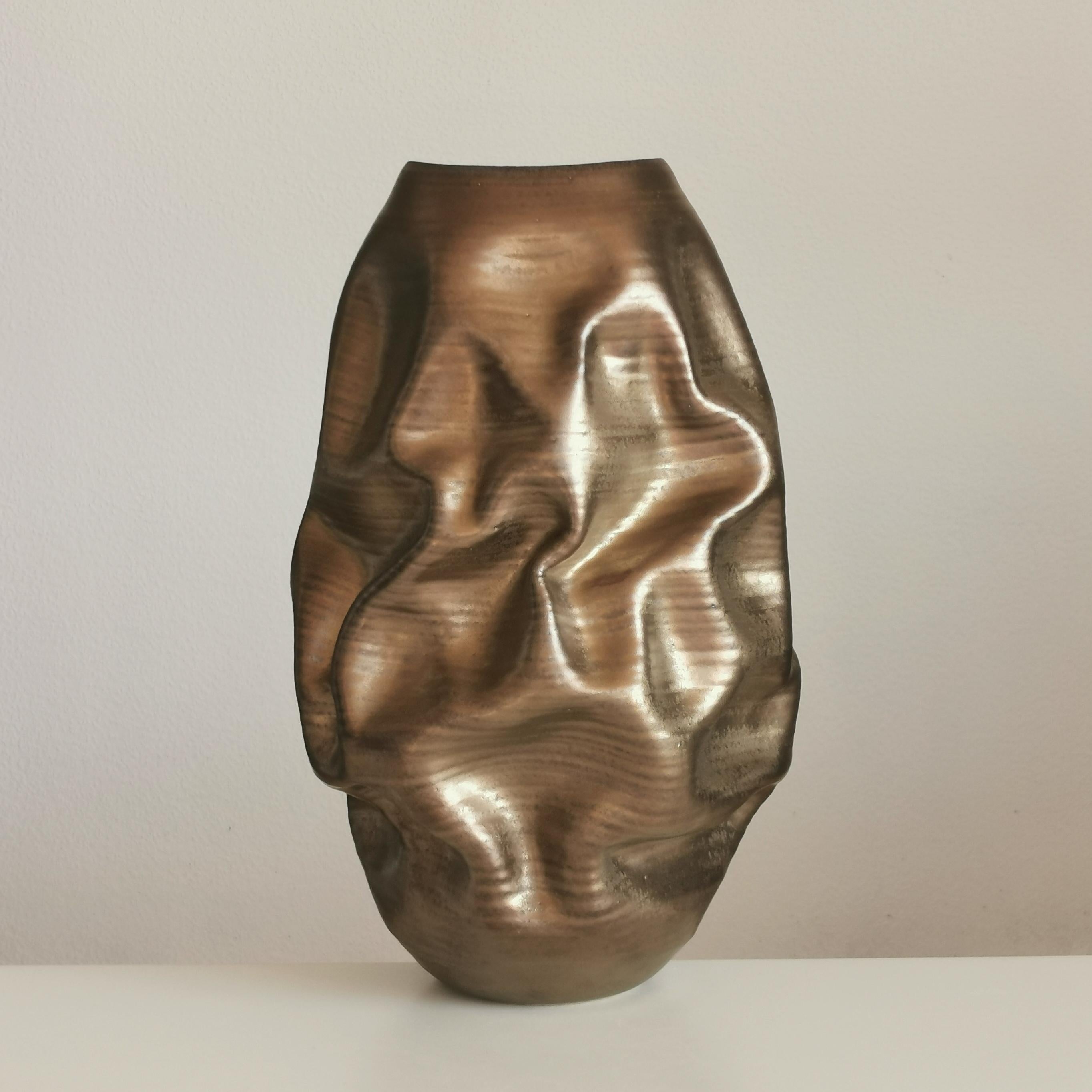 Contemporary Tall Golden Crumpled Form N.97, Medium Ceramic Sculpture, Objet D'Art