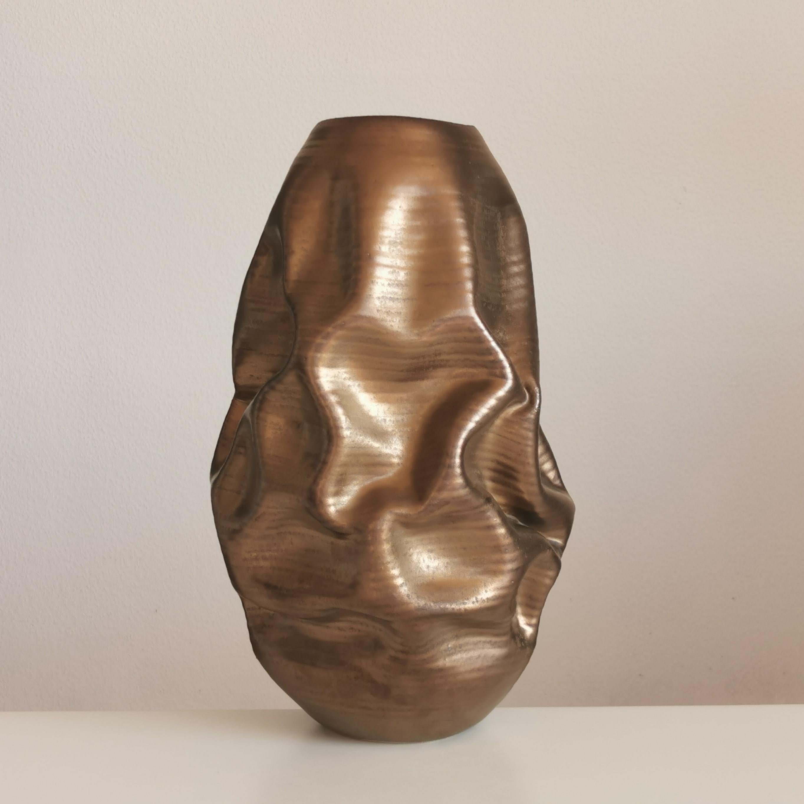 Tall Golden Crumpled Form N.97, Medium Ceramic Sculpture, Objet D'Art 2