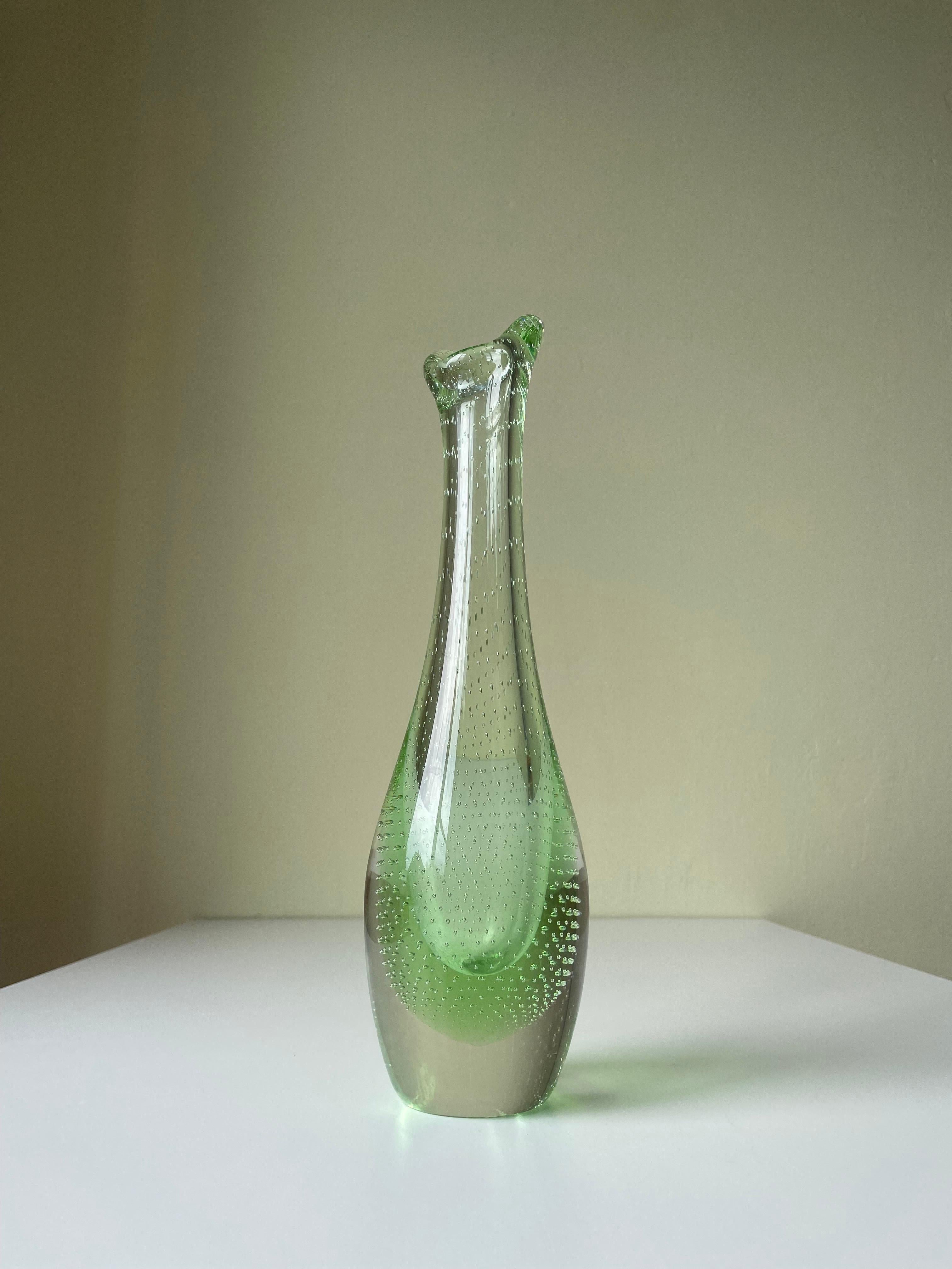 Tall Green Bubble Art Glass Vase, Scandinavia, 1960s For Sale 2