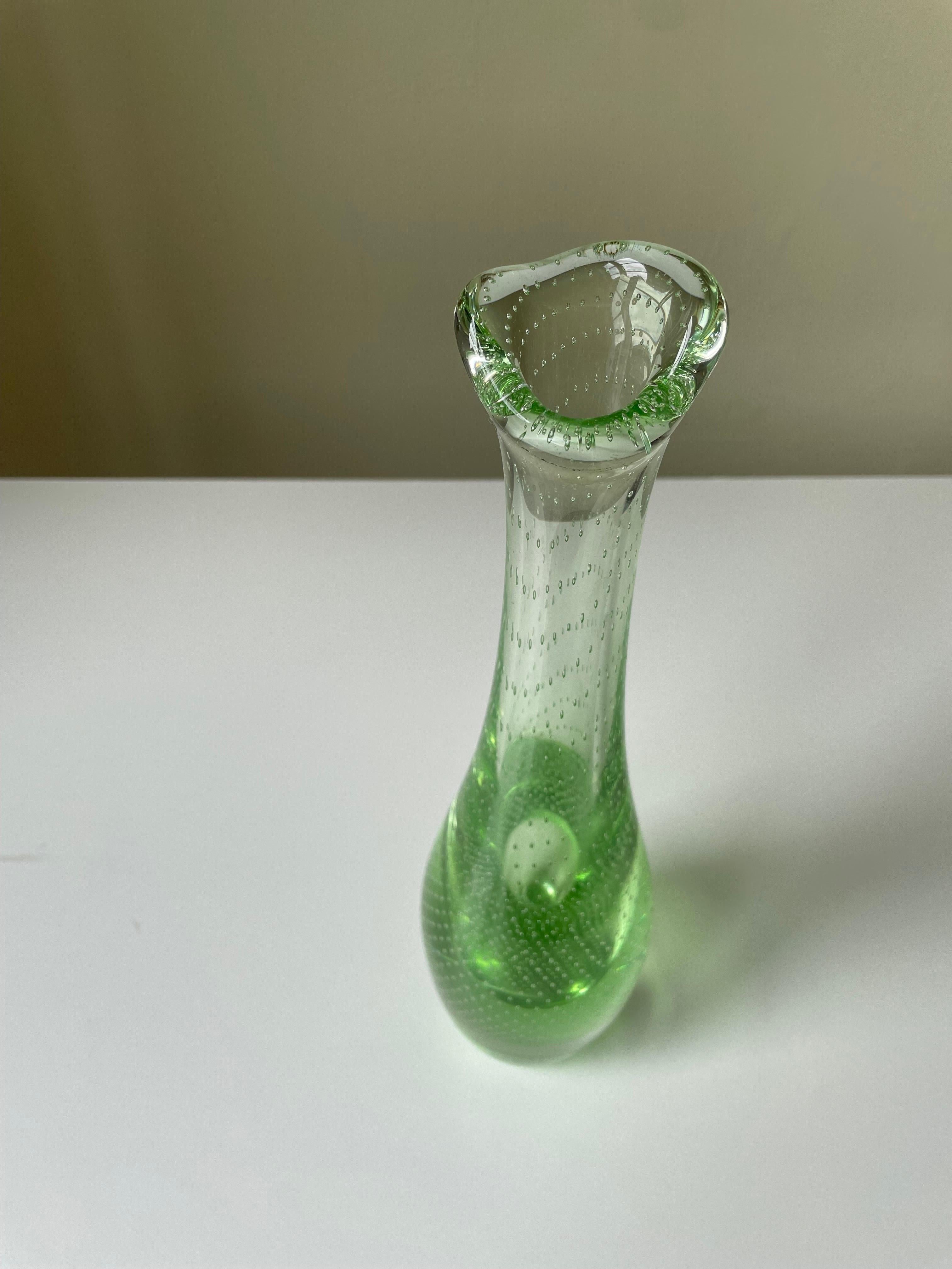 Tall Green Bubble Art Glass Vase, Scandinavia, 1960s For Sale 4