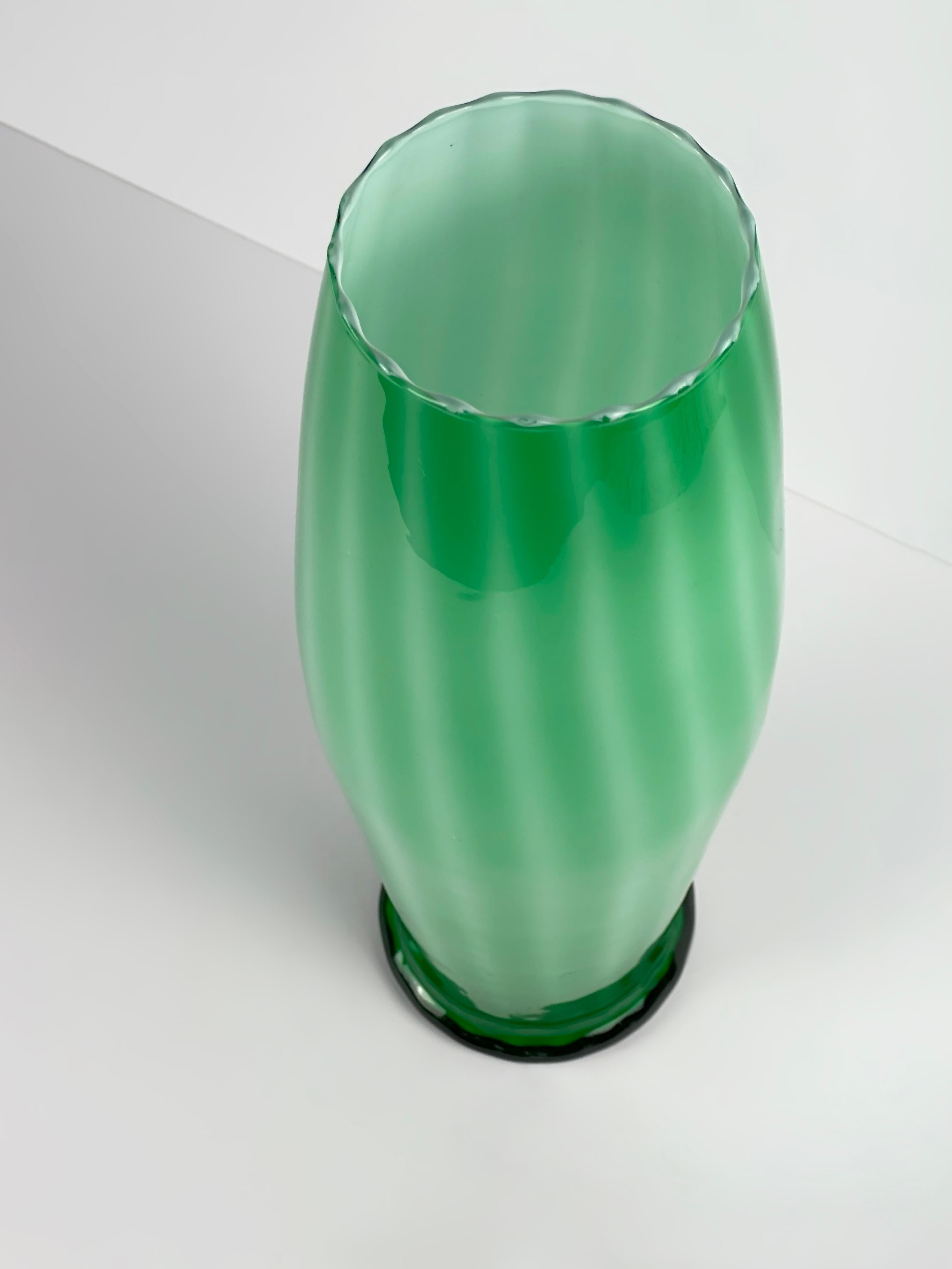 Vetro Vaso alto in vetro Greene & Greene della Vetreria Artistica Toscana, anni '70, Italia in vendita