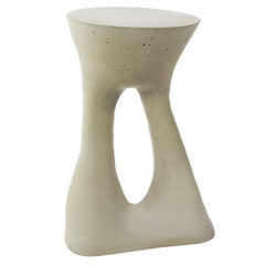 Grande table de nuit Kreten grise, table de chevet de Souda, fabriquée sur commande