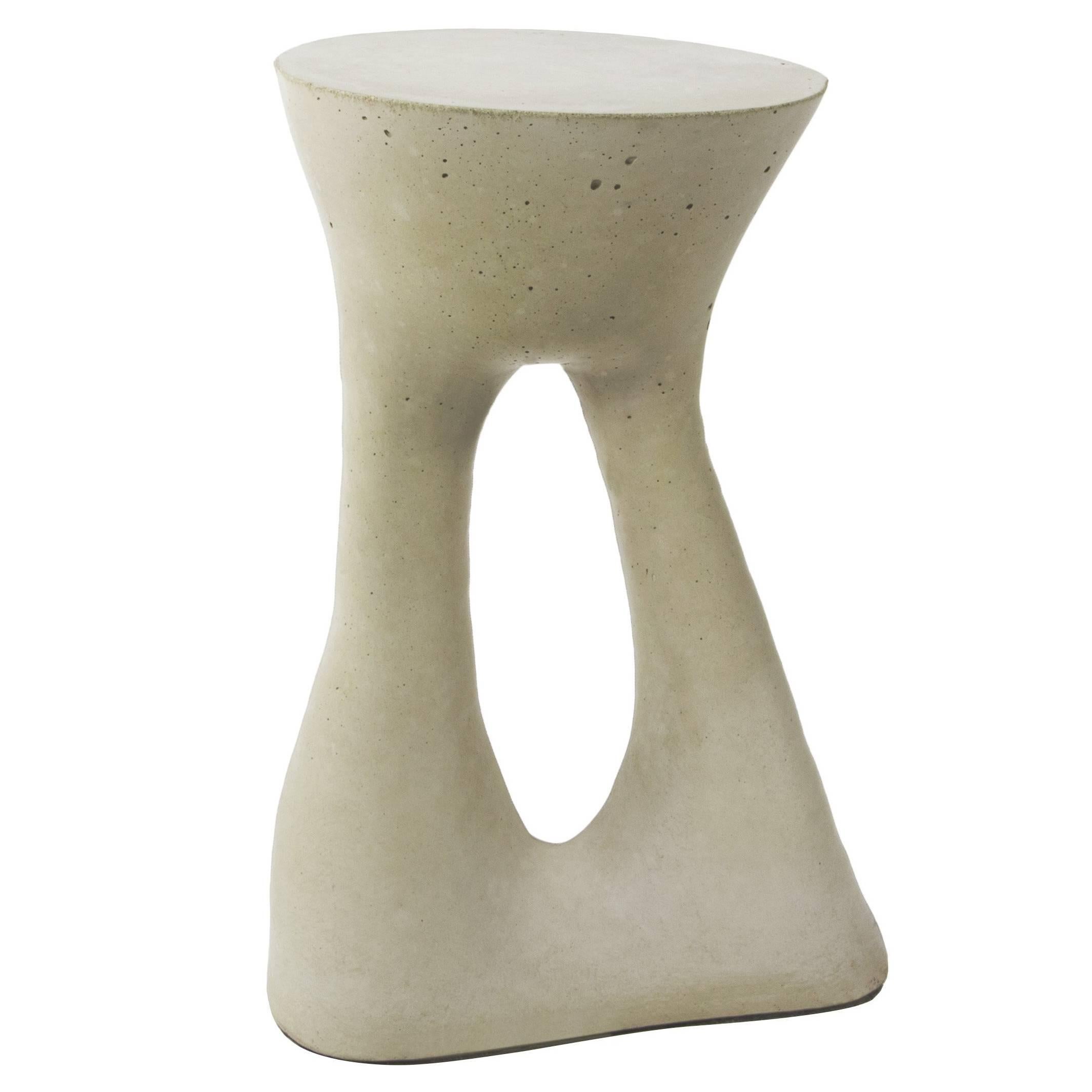 Mesa Auxiliar Alta Kreten Gris de Souda, En Stock