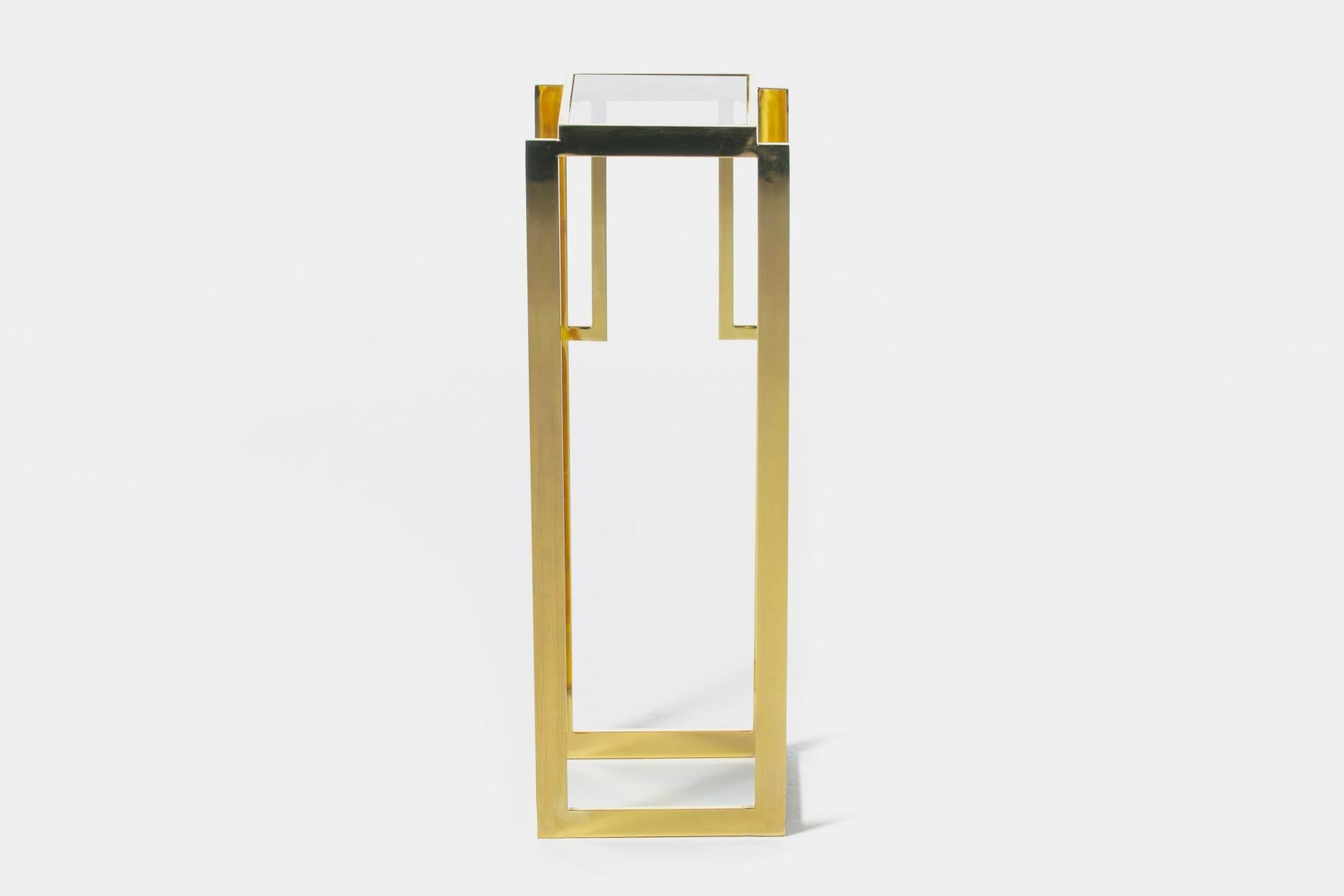 The Pedestal im Stil von Guy Lefevre, Messing, Mid Century, mit brauner Rauchglasplatte im Angebot 1