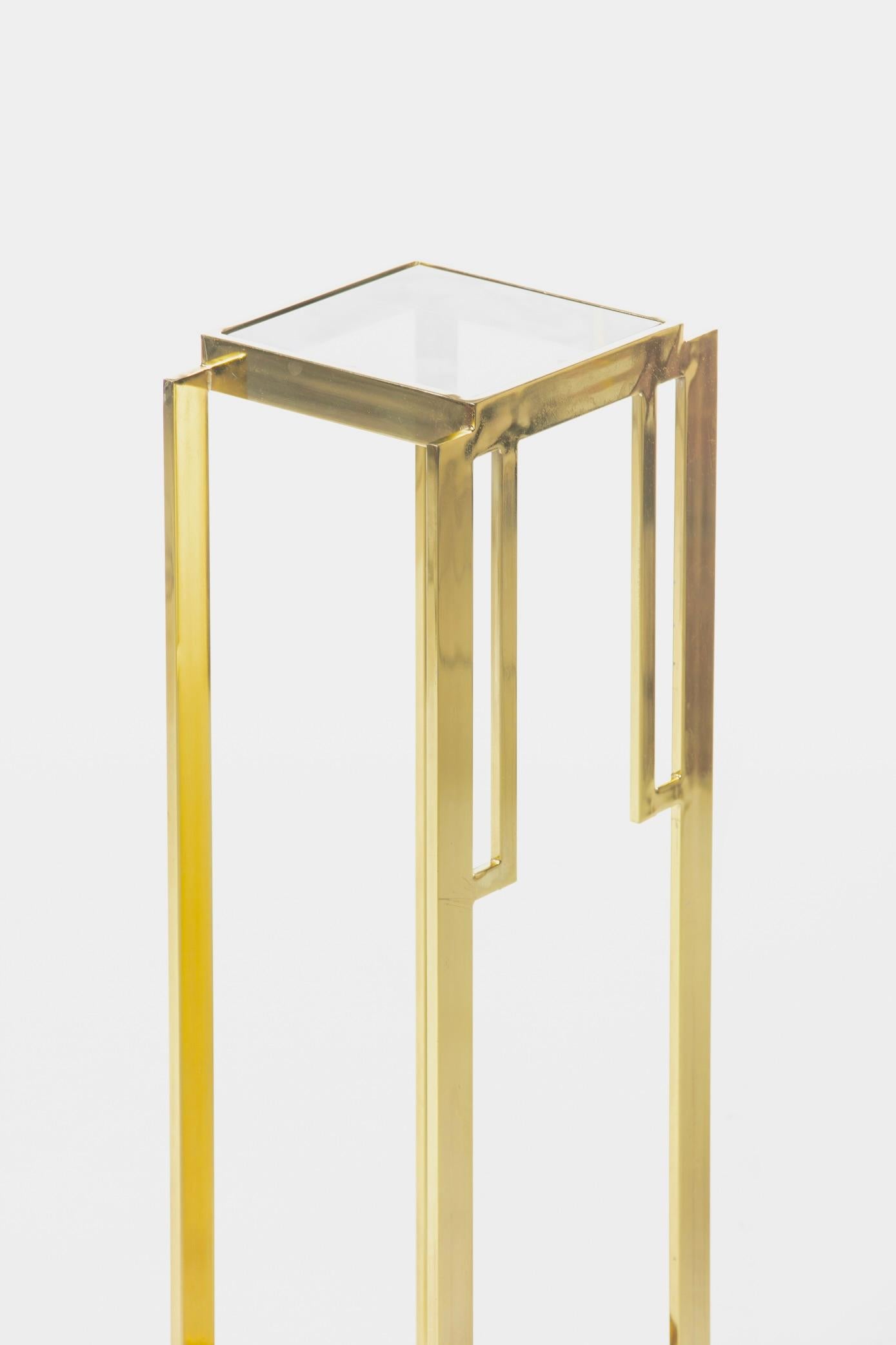 The Pedestal im Stil von Guy Lefevre, Messing, Mid Century, mit brauner Rauchglasplatte im Angebot 2