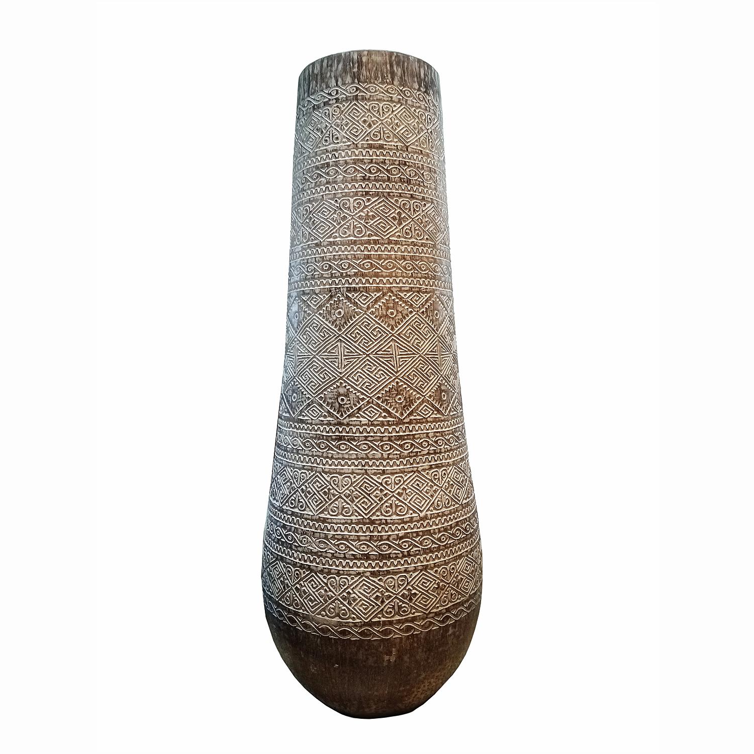 Tall Hand-Carved Palm Pot In Good Condition For Sale In New York, NY