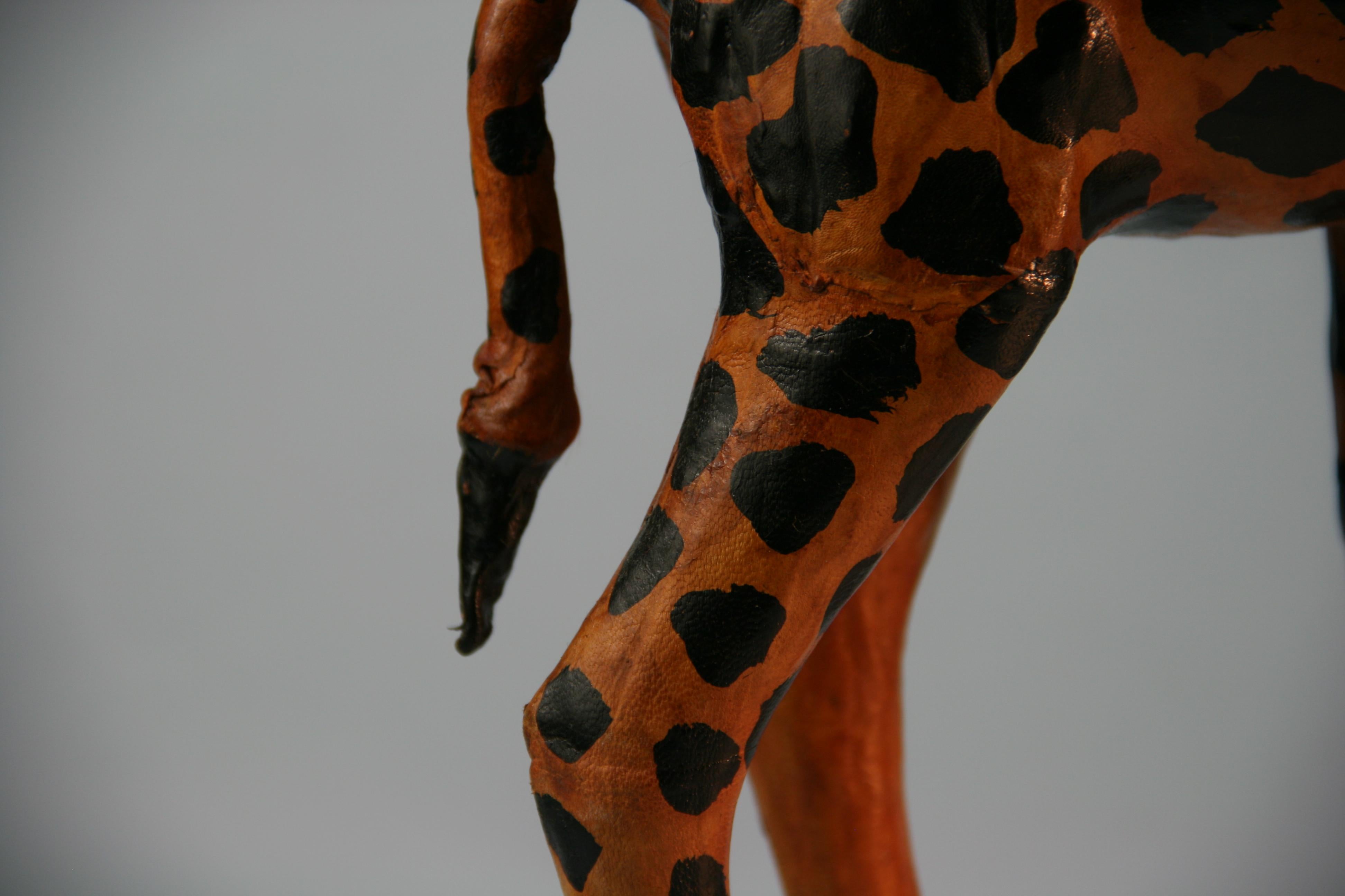 Große Hand Made Leder Giraffe (Ende des 20. Jahrhunderts) im Angebot
