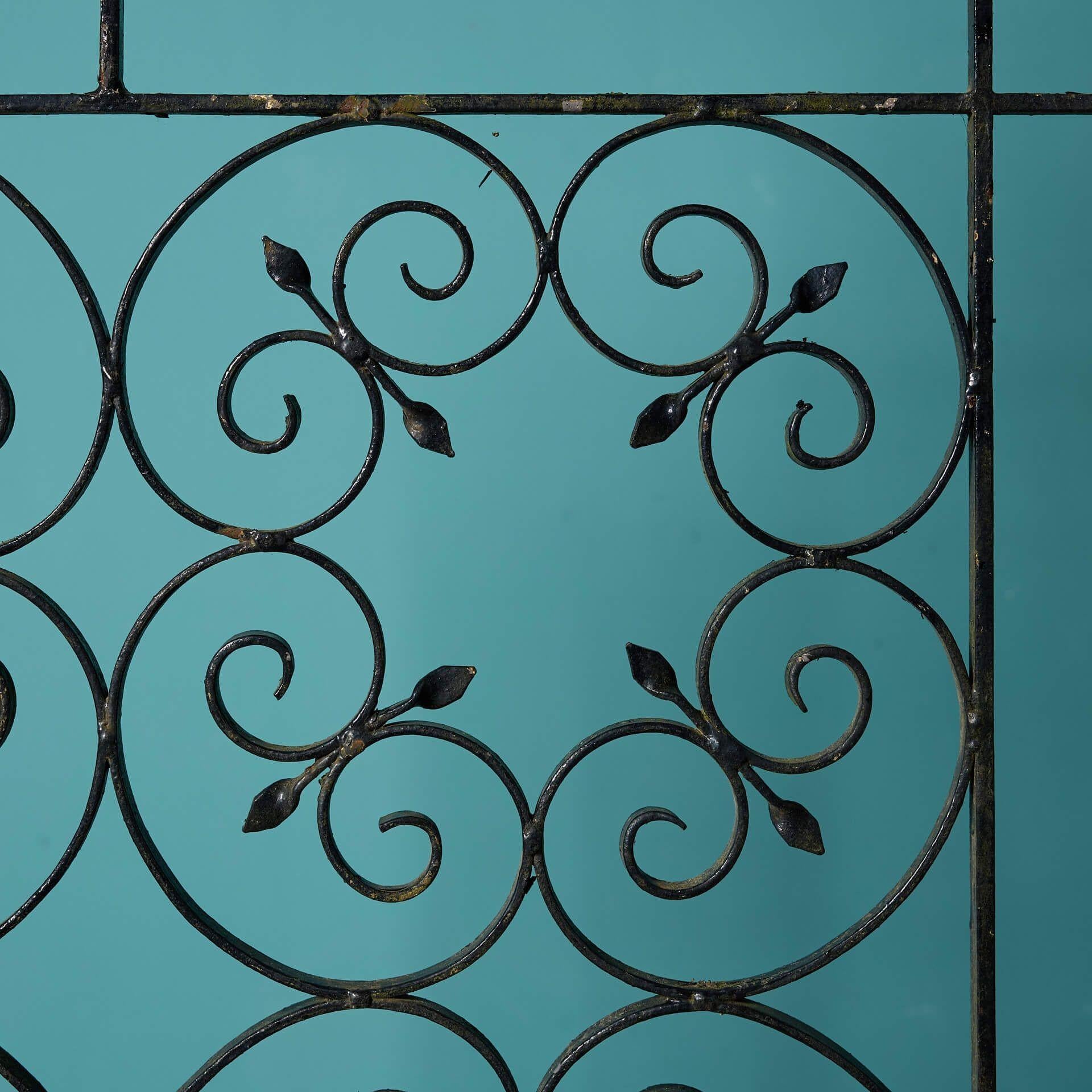 Tall Handcrafted Reclaimed Garden Gate In Fair Condition For Sale In Wormelow, Herefordshire