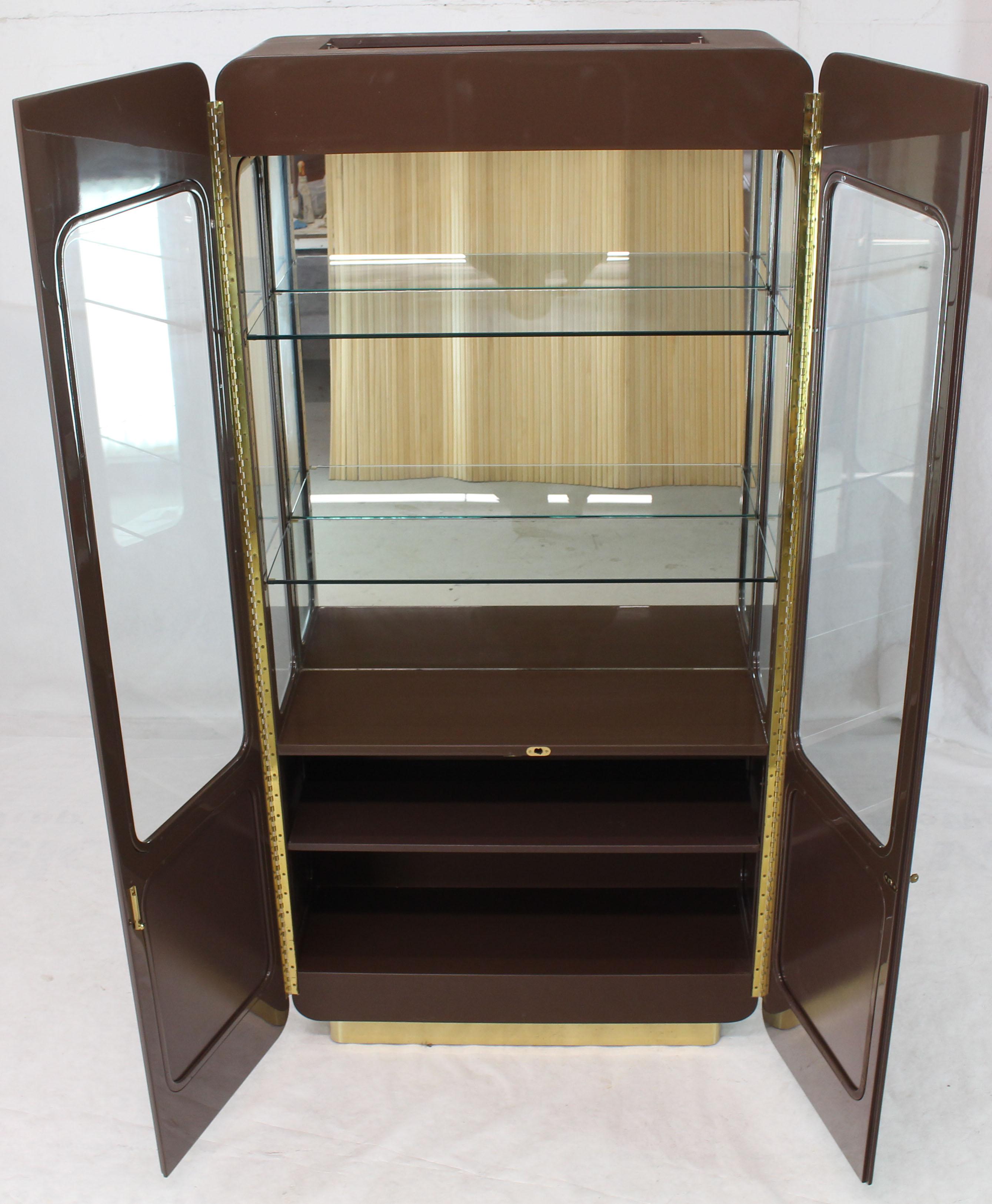 Tall High Gloss Lacquer Finish Rounded Beveled Glass Display Cabinet Wall Unit In Excellent Condition For Sale In Rockaway, NJ