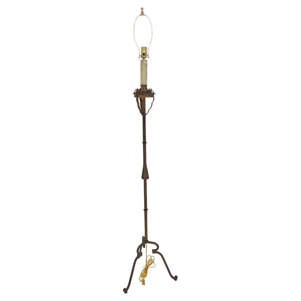 A closer look at Deco Silver Floor Lamp