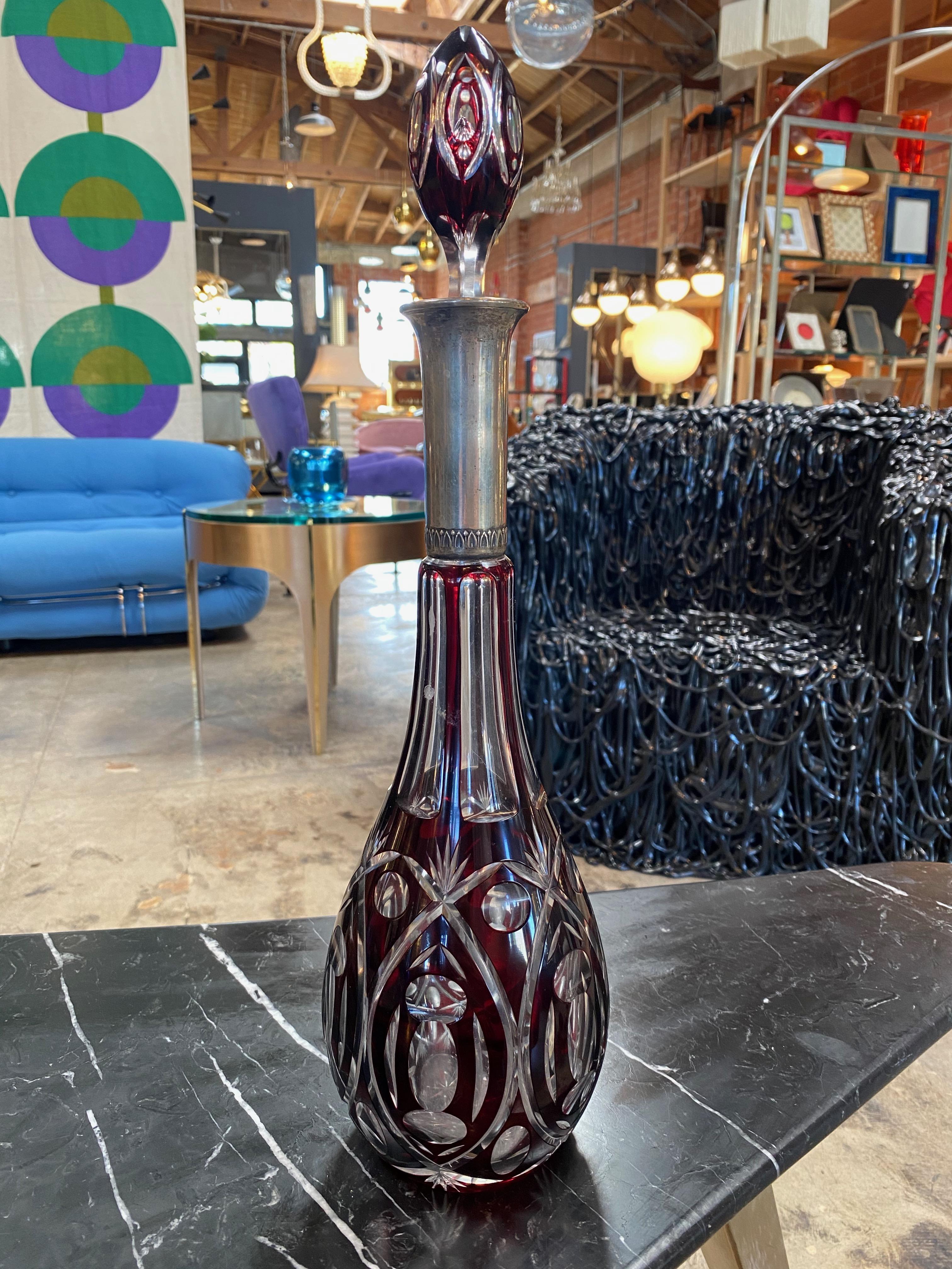 A beautiful and substantial 1930s century colorful Italian Murano art glass bottle, Italy, 1938.
The tall bottle has a beautiful abstract design.