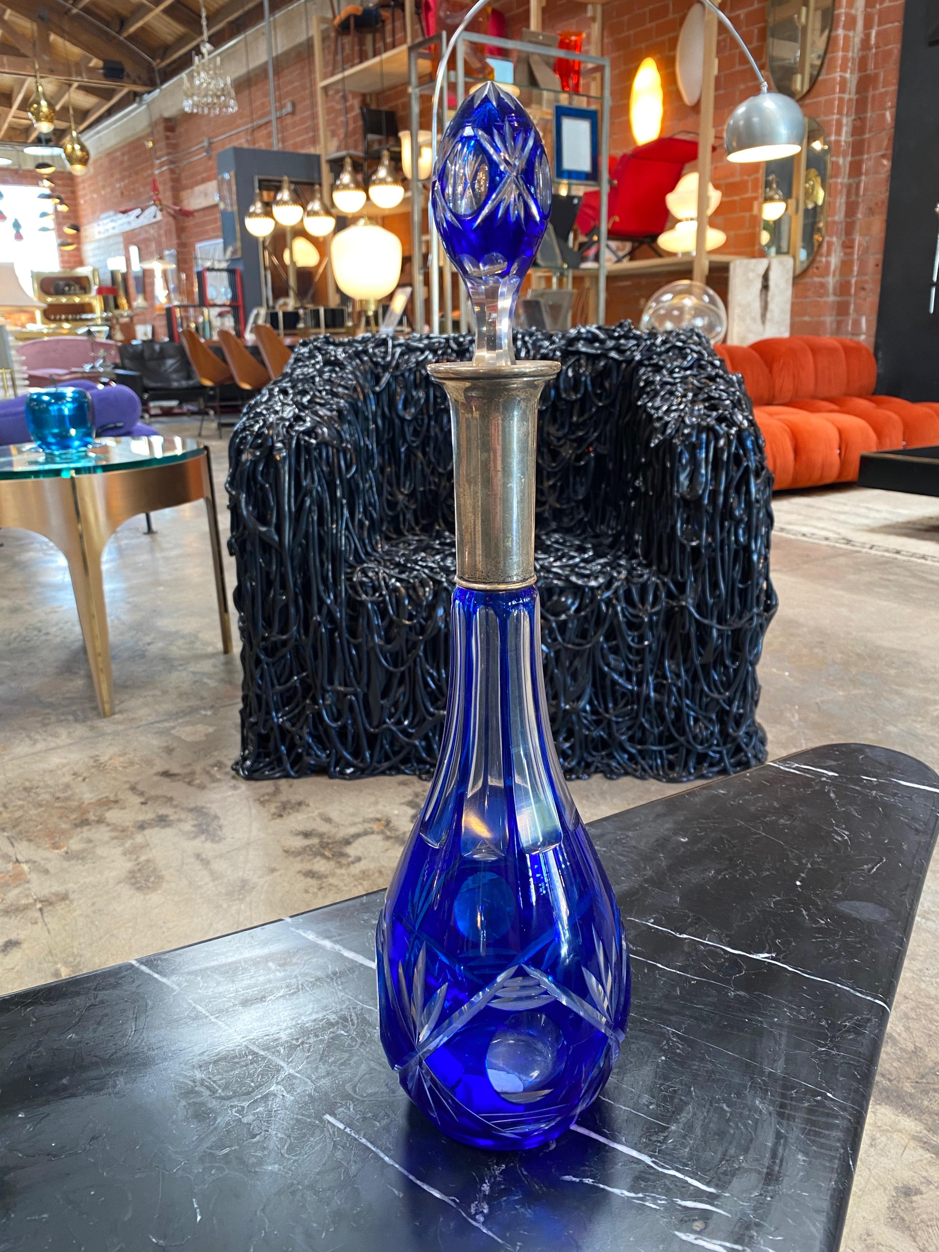 A beautiful and substantial 1930s century colorful Italian Murano art glass bottle, Italy, 1938.
The tall bottle has a beautiful abstract design.
