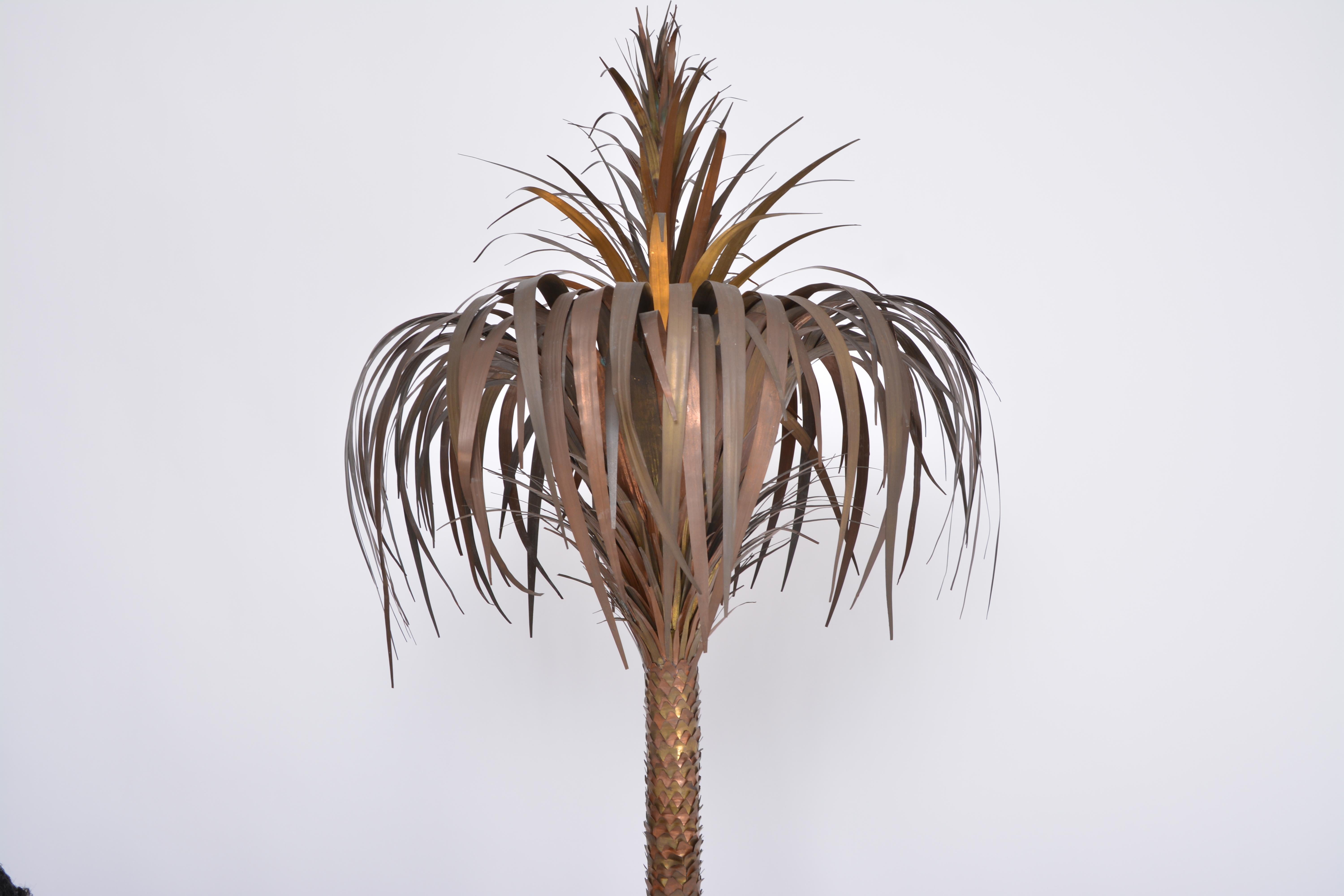 Tall Italian Hollywood Regency Palm-Shaped Lamp in Brass and Wood with Cabinet For Sale 3