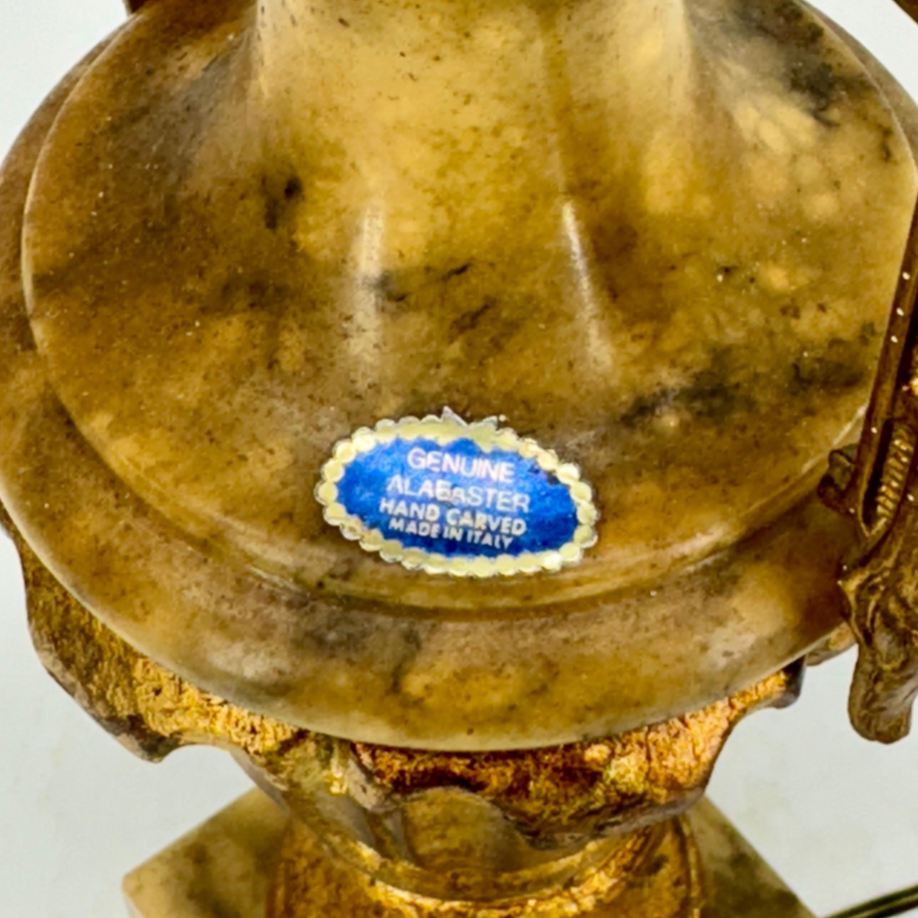 Hohe italienische Blattgold-Marmor-Tischlampe, Mitte des 20. Jahrhunderts (Moderne der Mitte des Jahrhunderts) im Angebot
