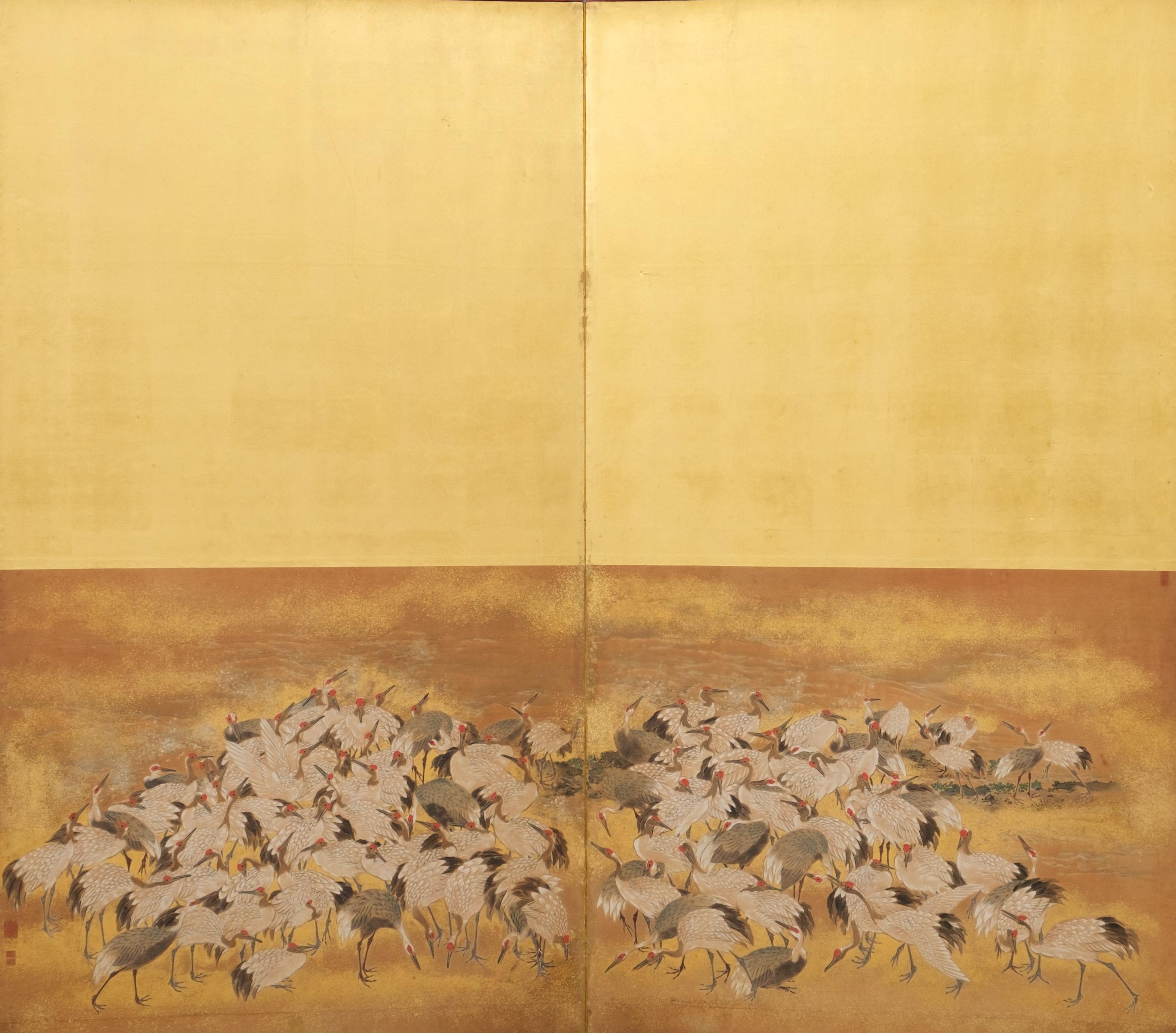 Ein prächtiger, hoher, zweiseitiger Byôbu (Paravent) mit glänzendem Blattgold über einem raffinierten Gemälde, das eine sehr große Kranichschar (Tsuru) zeigt, die sich auf einer Insel zusammenkauert, umgeben von einer stürmischen