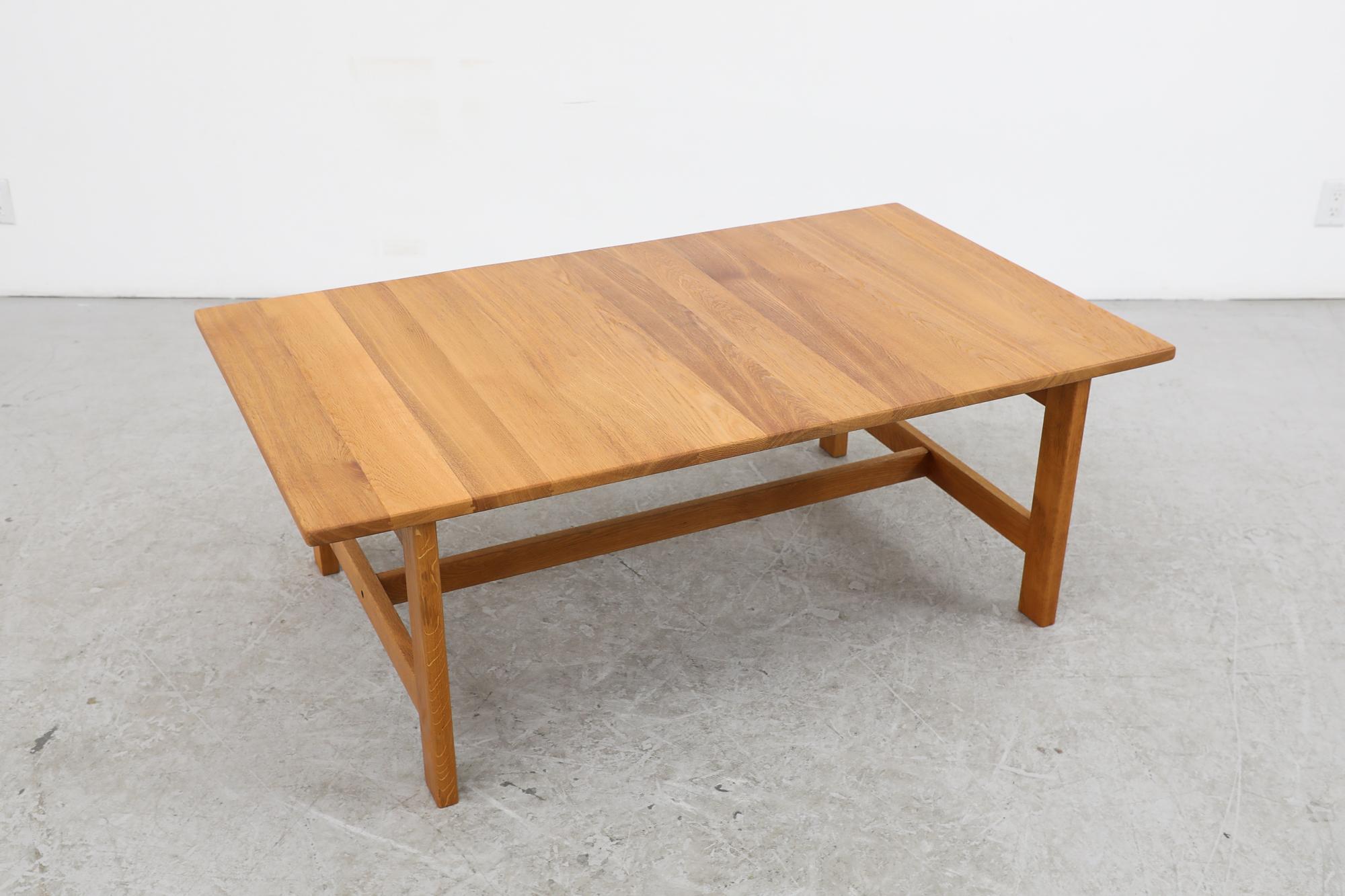 Fin du 20e siècle Grande table basse en chêne danois du milieu du siècle de Kurt Østervig avec piètement en caisson en vente