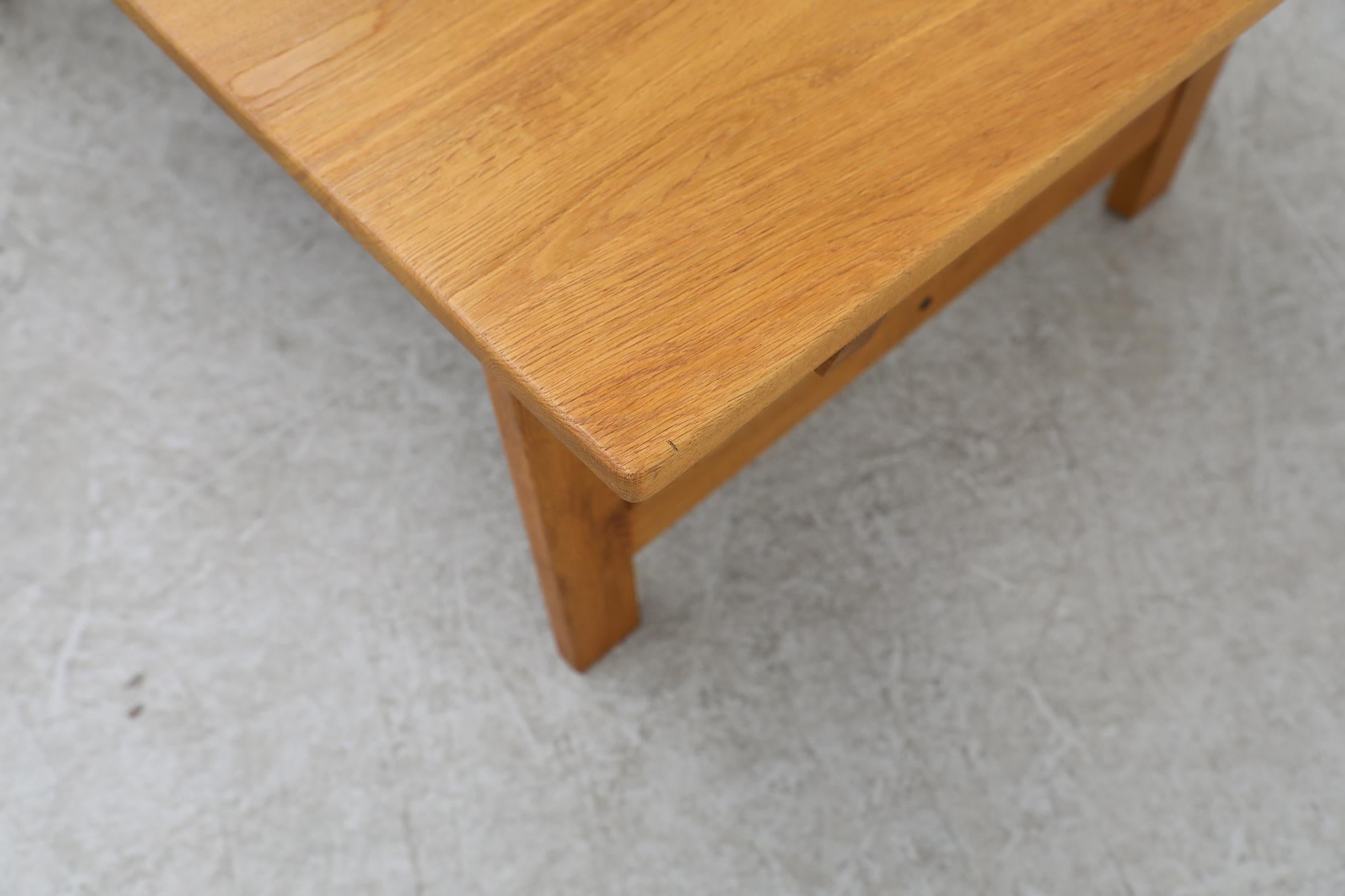 Grande table basse en chêne danois du milieu du siècle de Kurt Østervig avec piètement en caisson en vente 1