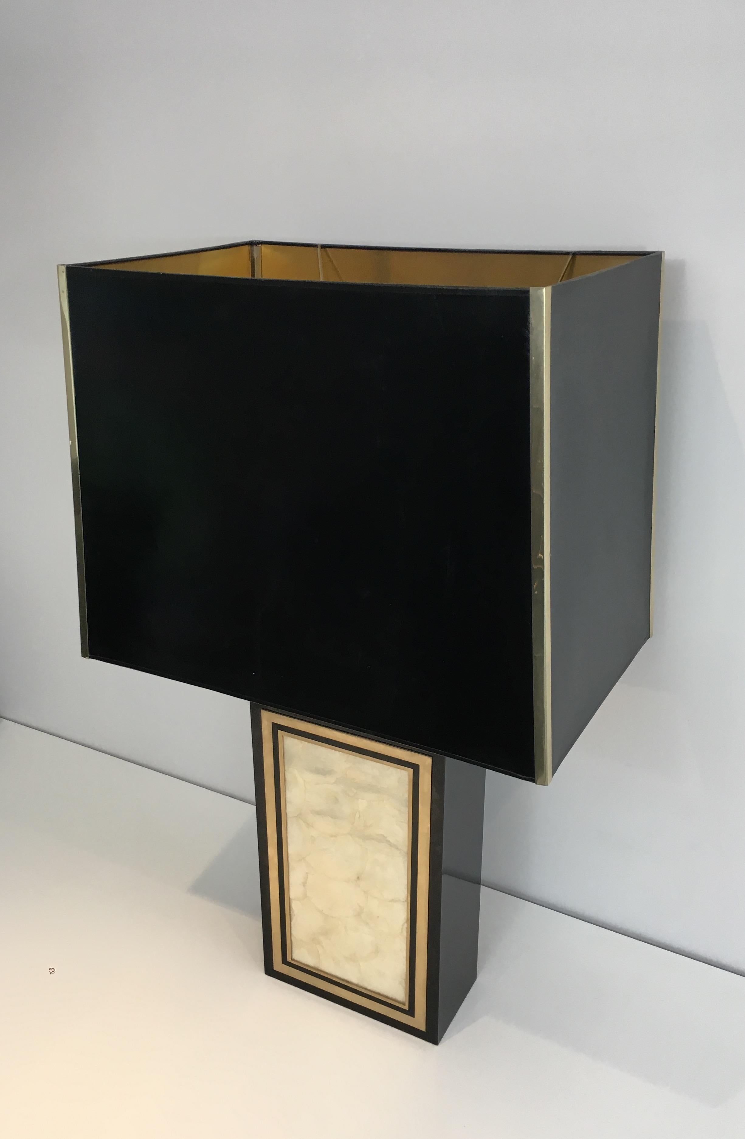 Tall Lacquered Wood Gild and Mother of Pearl Table Lamp, French, circa 1970 For Sale 9