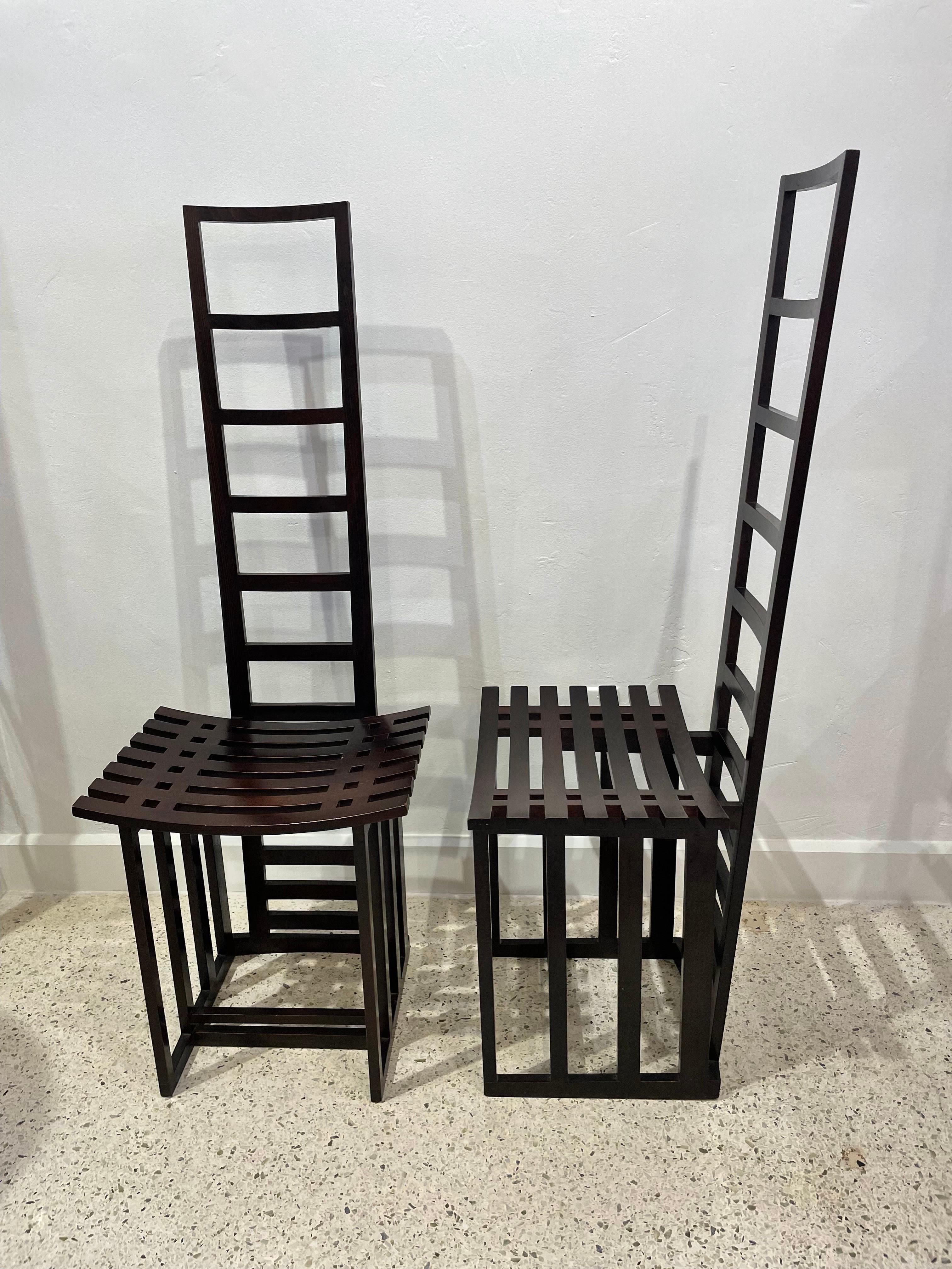 Paire de chaises hautes de conception architecturale à dossier en échelle Bon état - En vente à East Hampton, NY