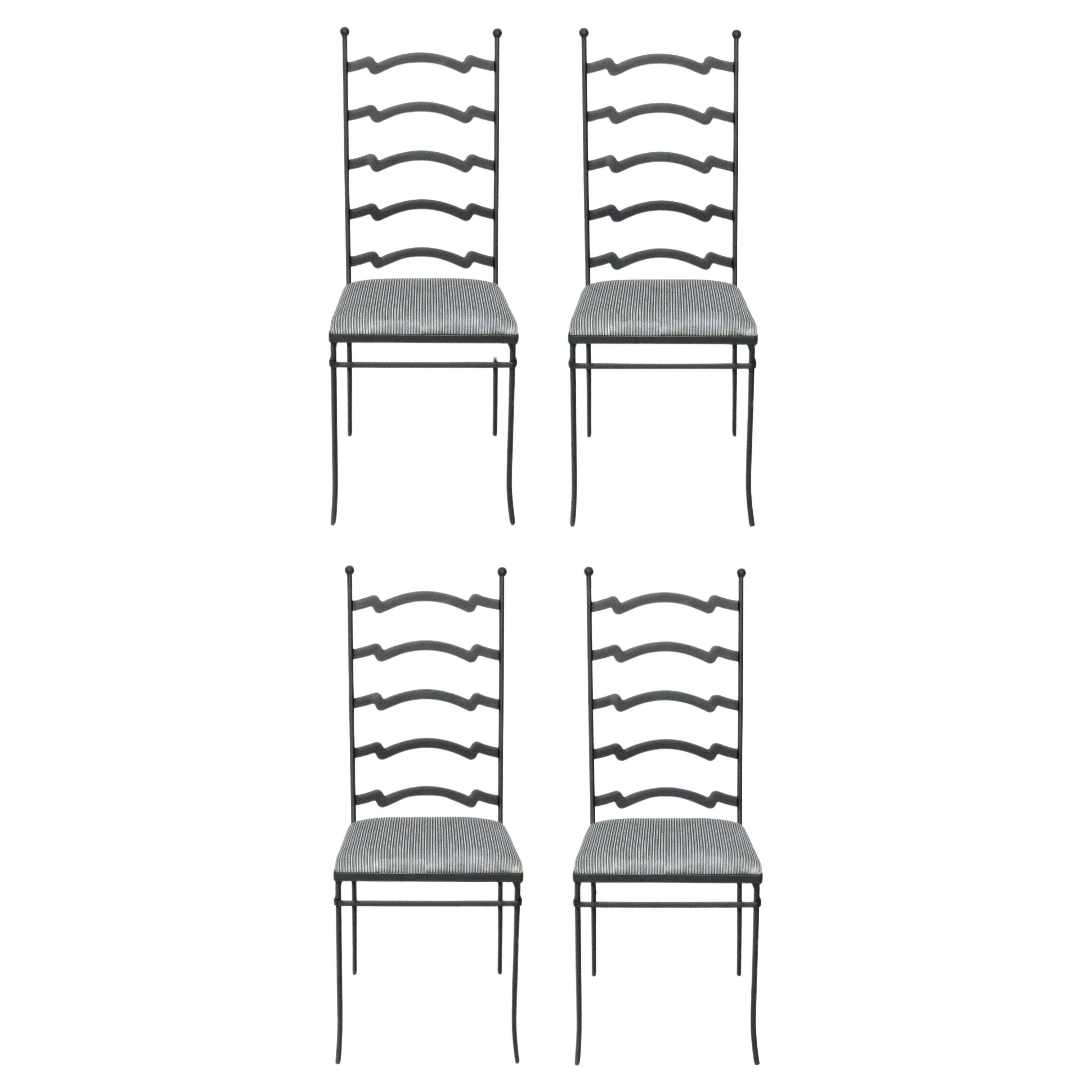 Sedie alte con schienale a scaletta in ferro attribuite a Salterini Set da 4 per interni o esterni in vendita
