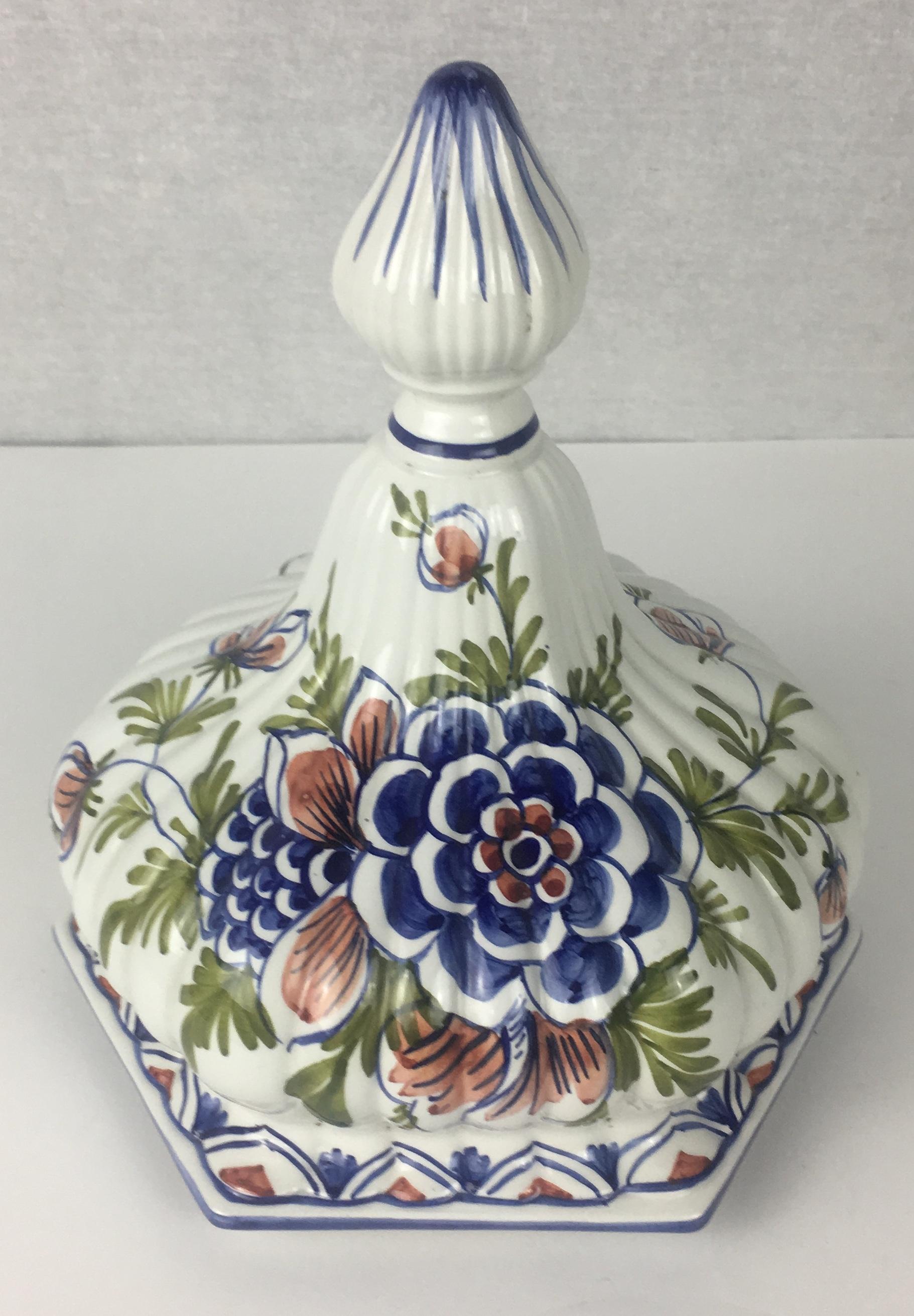 Late 19th Century French Faience Centerpiece For Sale 6