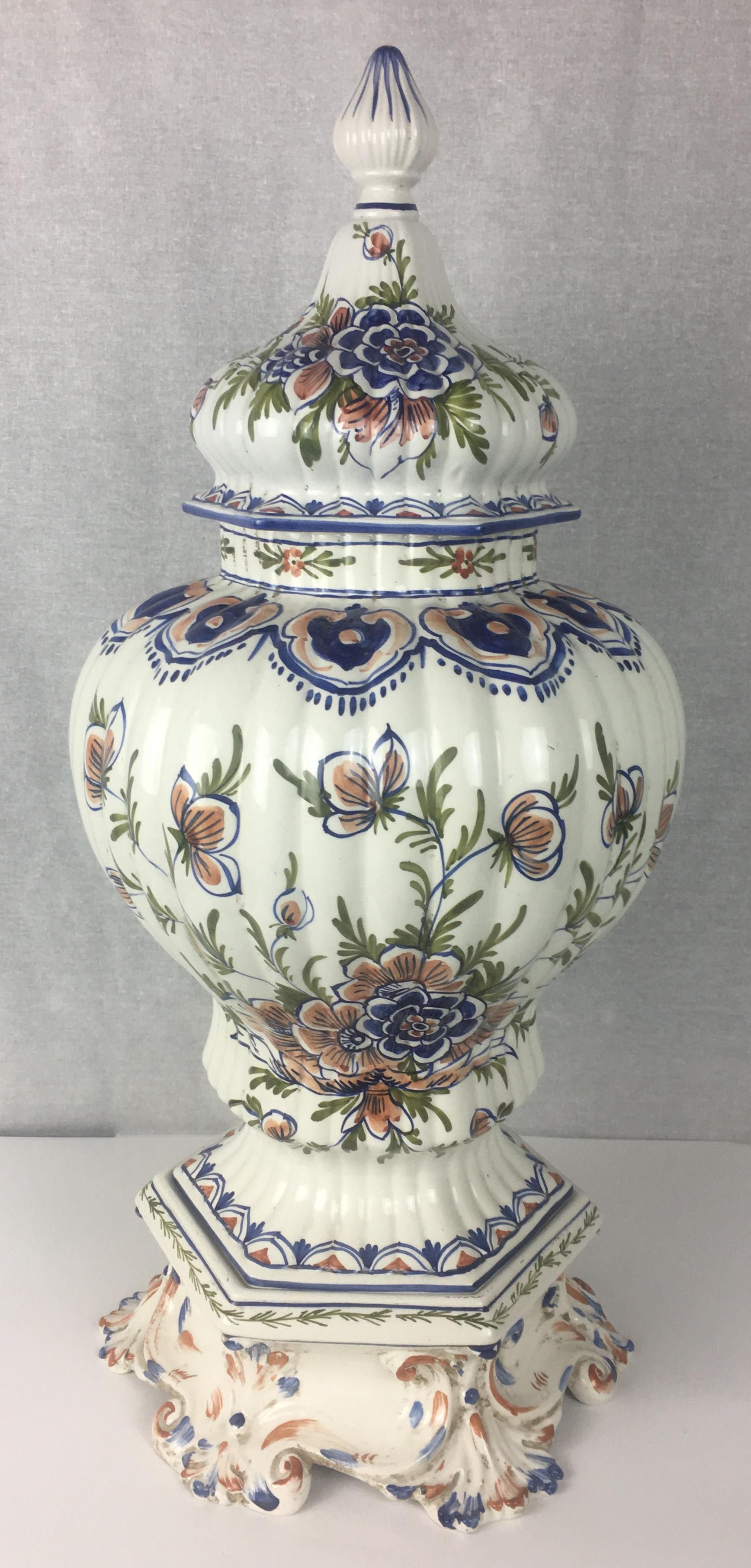 Francese Centrotavola in maiolica francese della fine del XIX secolo in vendita