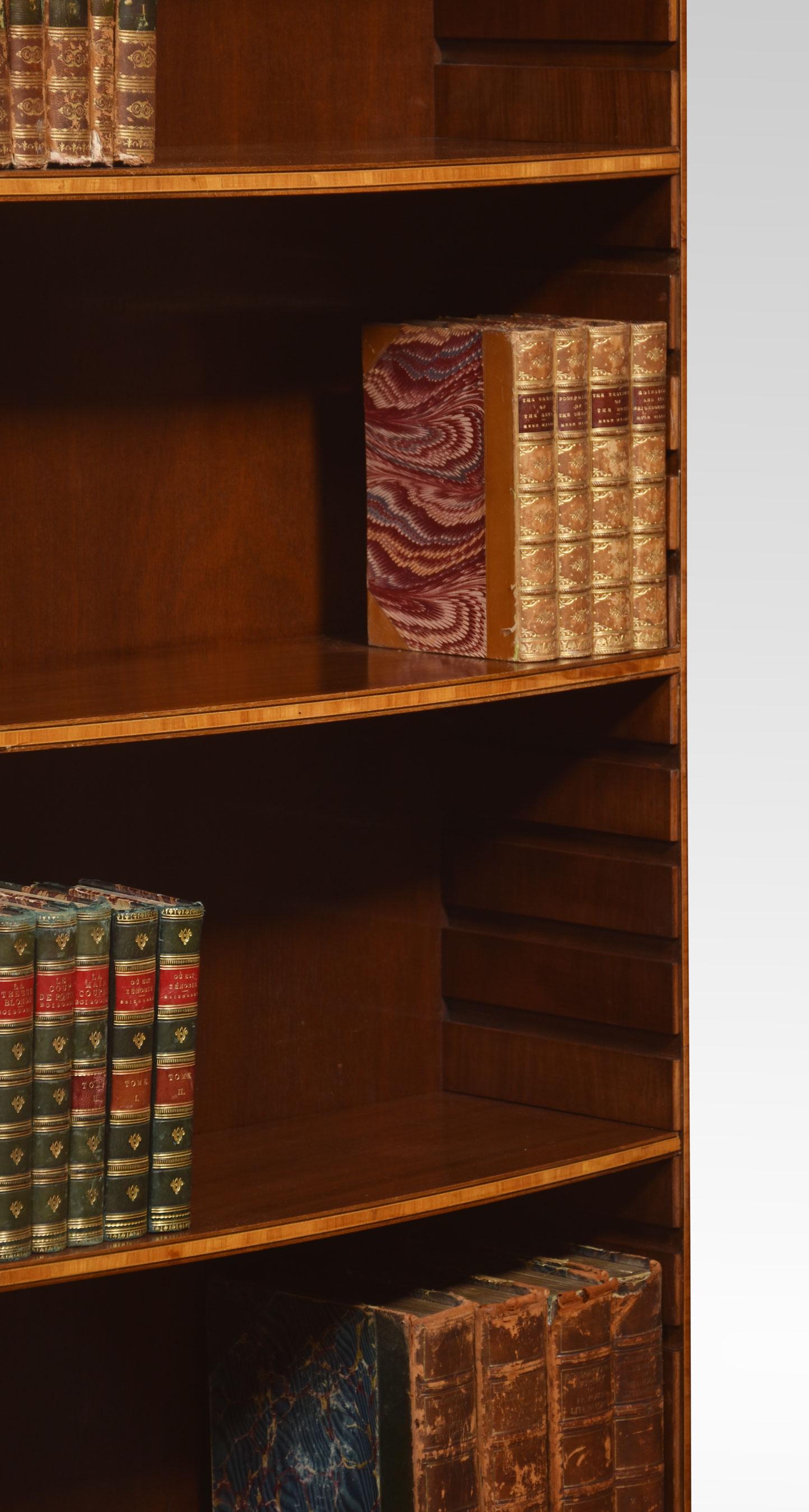 Großes offenes Bücherregal aus Mahagoni mit Intarsien im Zustand „Gut“ im Angebot in Cheshire, GB