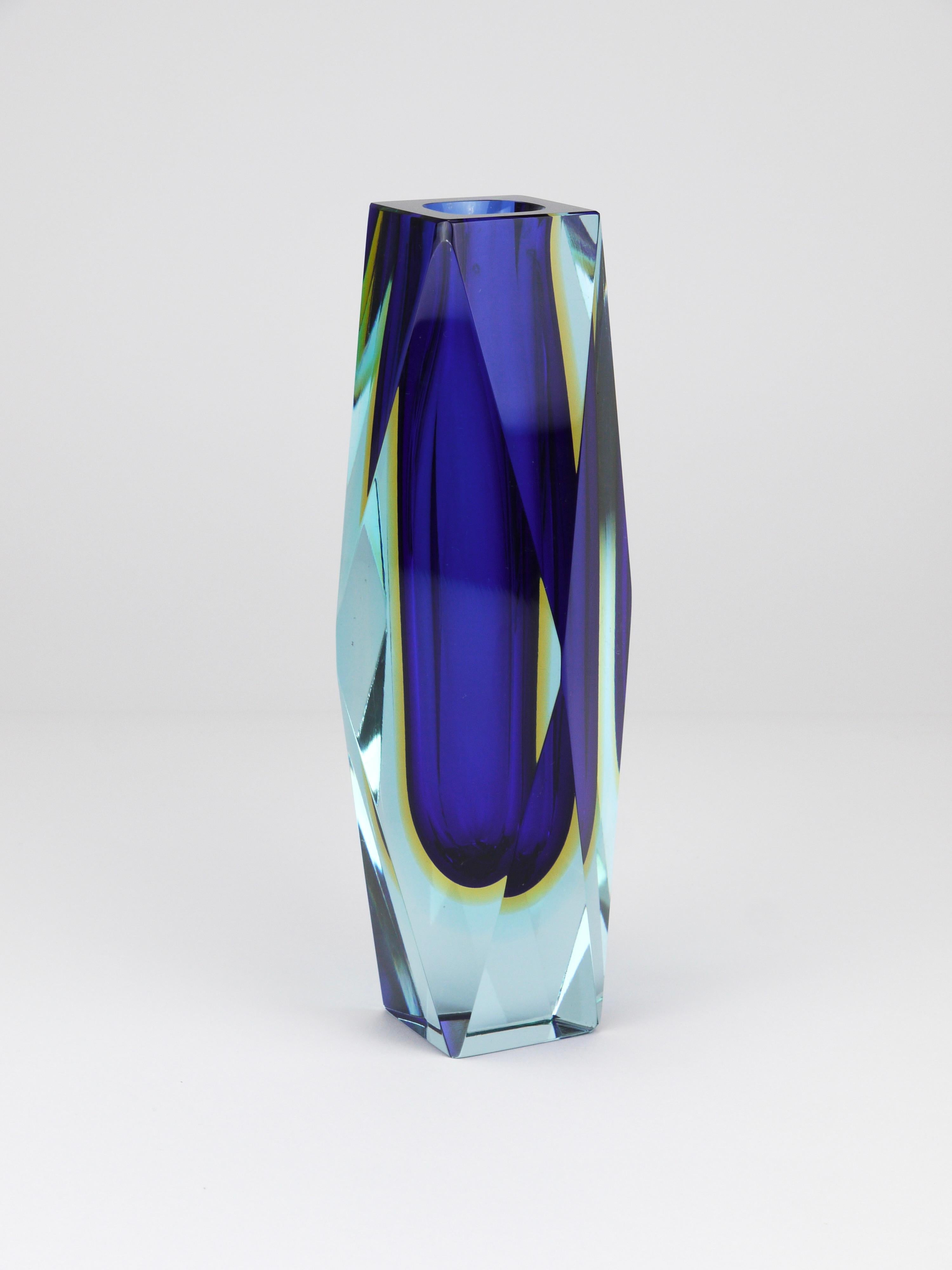 Vaso alto Mandruzzato Sommerso in vetro di Murano sfaccettato, Italia, anni '60 In condizioni buone in vendita a Vienna, AT