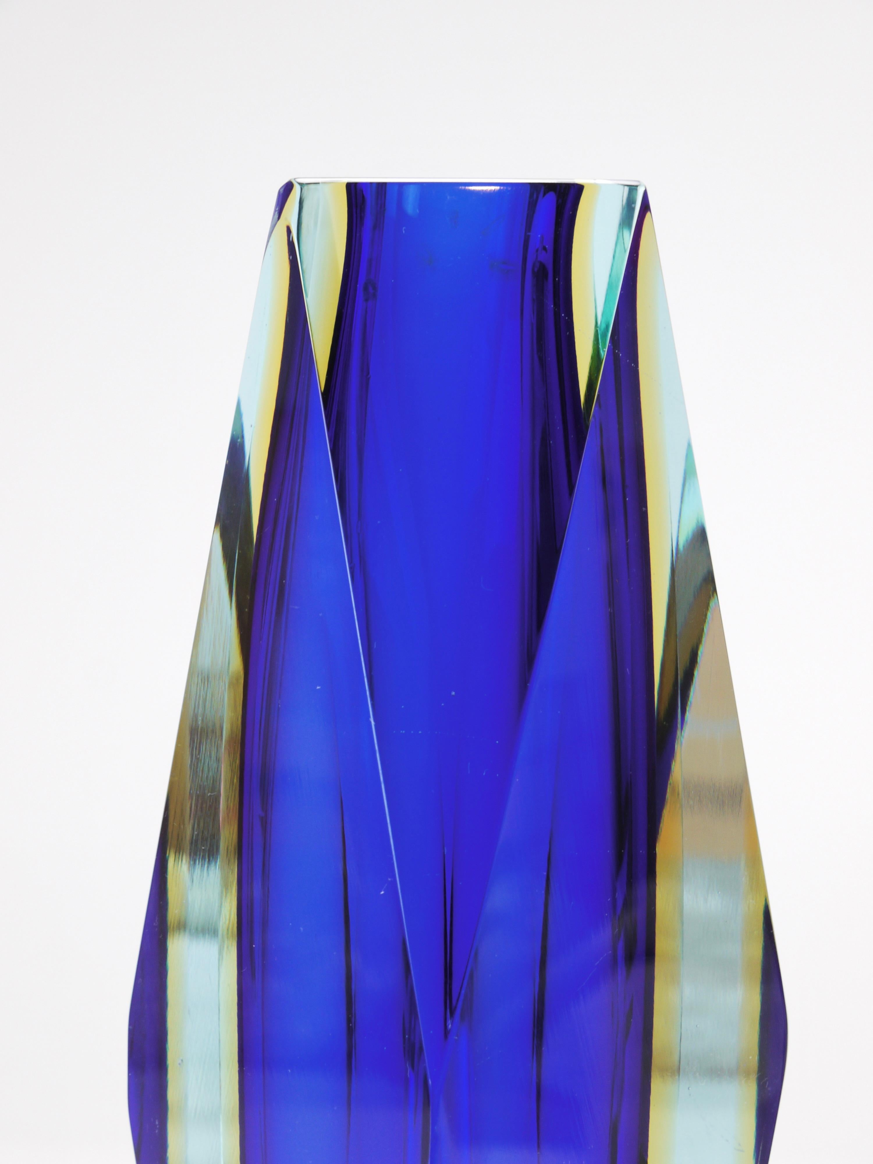 XX secolo Vaso alto Mandruzzato Sommerso in vetro di Murano sfaccettato, Italia, anni '60 in vendita