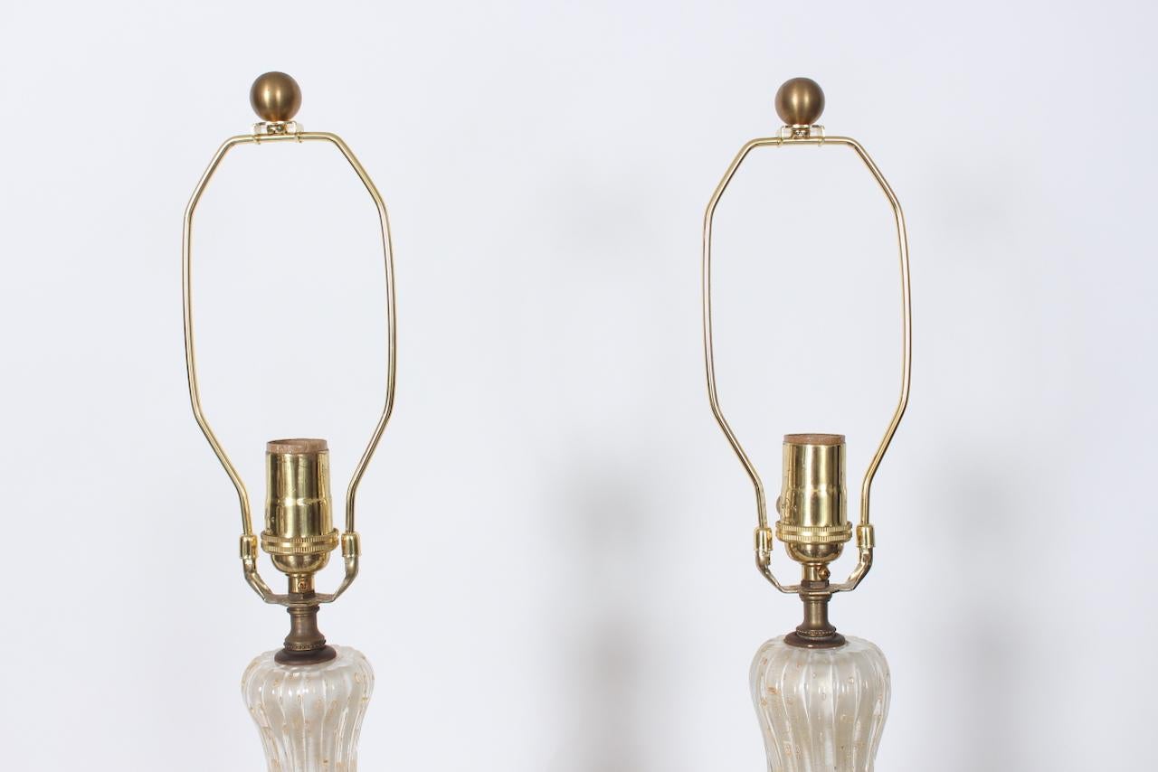 Lampade da tavolo alte in vetro a coste bianche e trasparenti di Murano con inclusioni d'oro in vendita 5