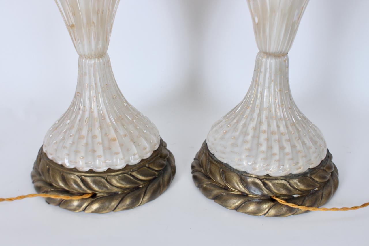 Lampade da tavolo alte in vetro a coste bianche e trasparenti di Murano con inclusioni d'oro in vendita 7
