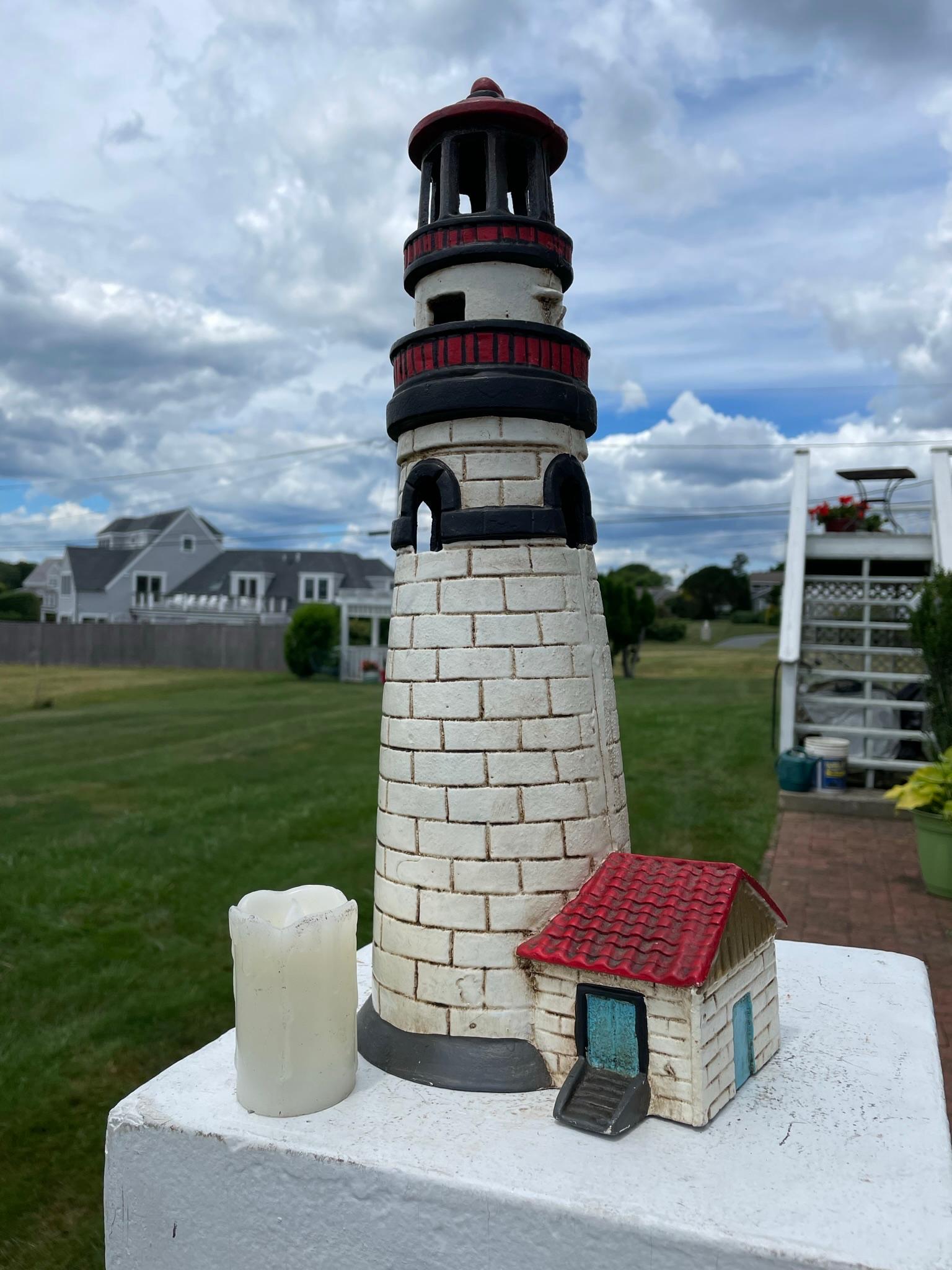 Grande lanterne de grande taille Old Light House peinte à la main en rouge et blanc en vente 3