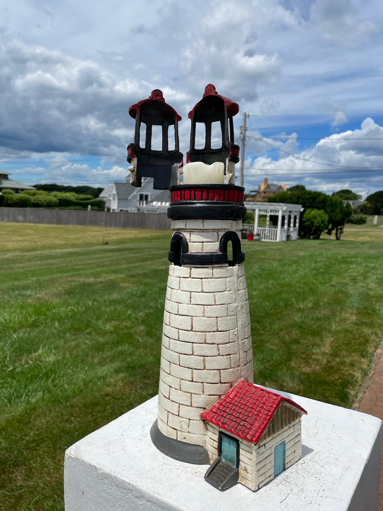 Grande lanterne de grande taille Old Light House peinte à la main en rouge et blanc en vente 4