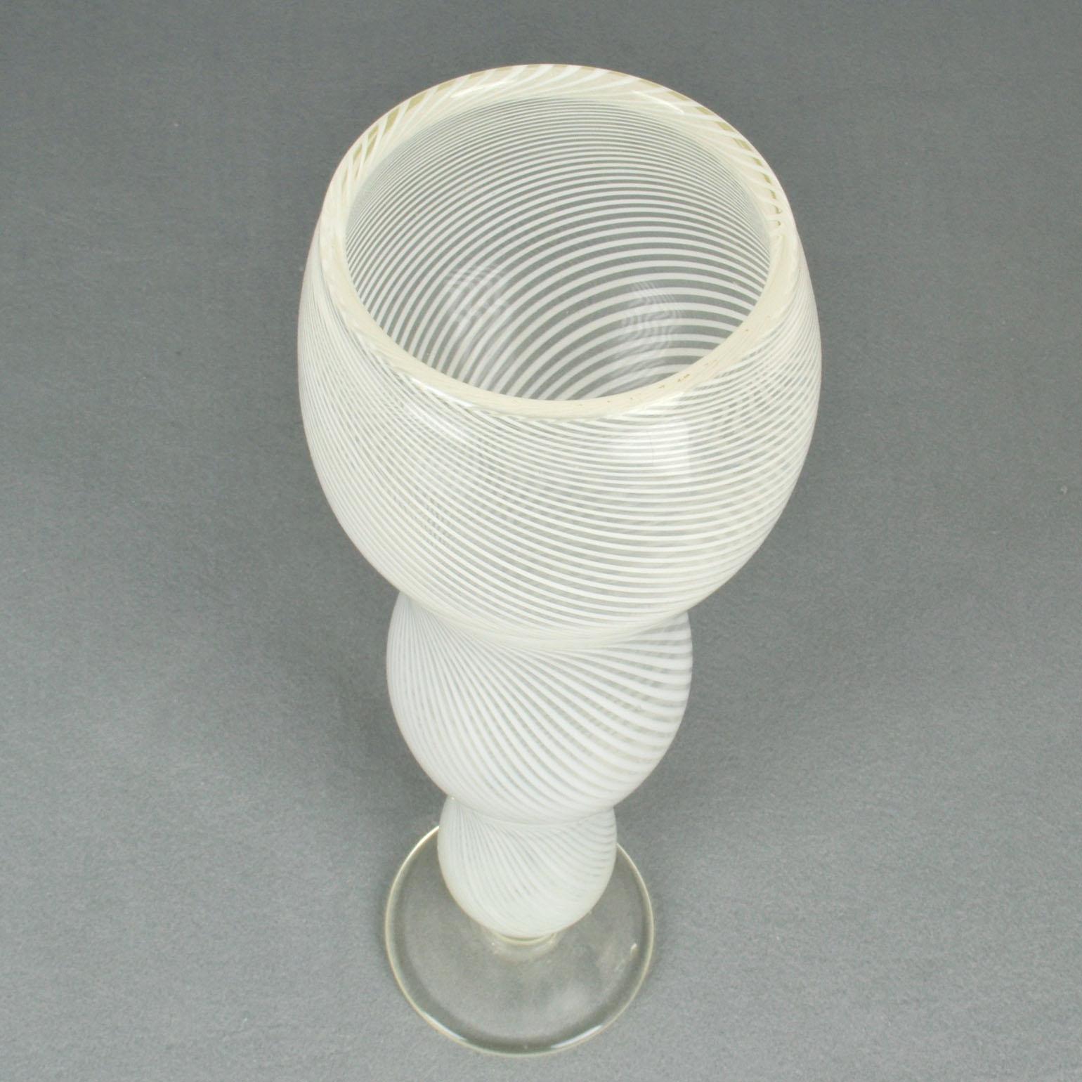 Tall Mezza Filigrana Footed White Murano Vase, Style of Dino Martens 1960s For Sale 1