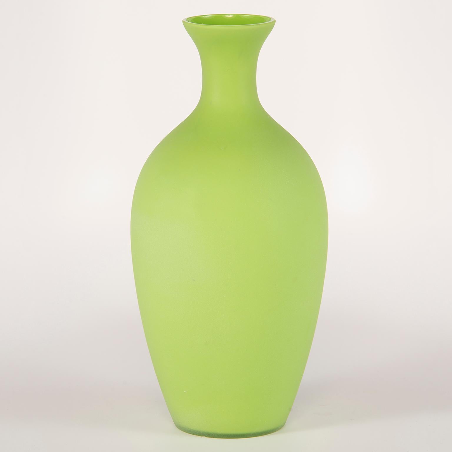 Hohe Vase aus grünem Cenedese-Muranoglas aus der Mitte des Jahrhunderts (Moderne der Mitte des Jahrhunderts)