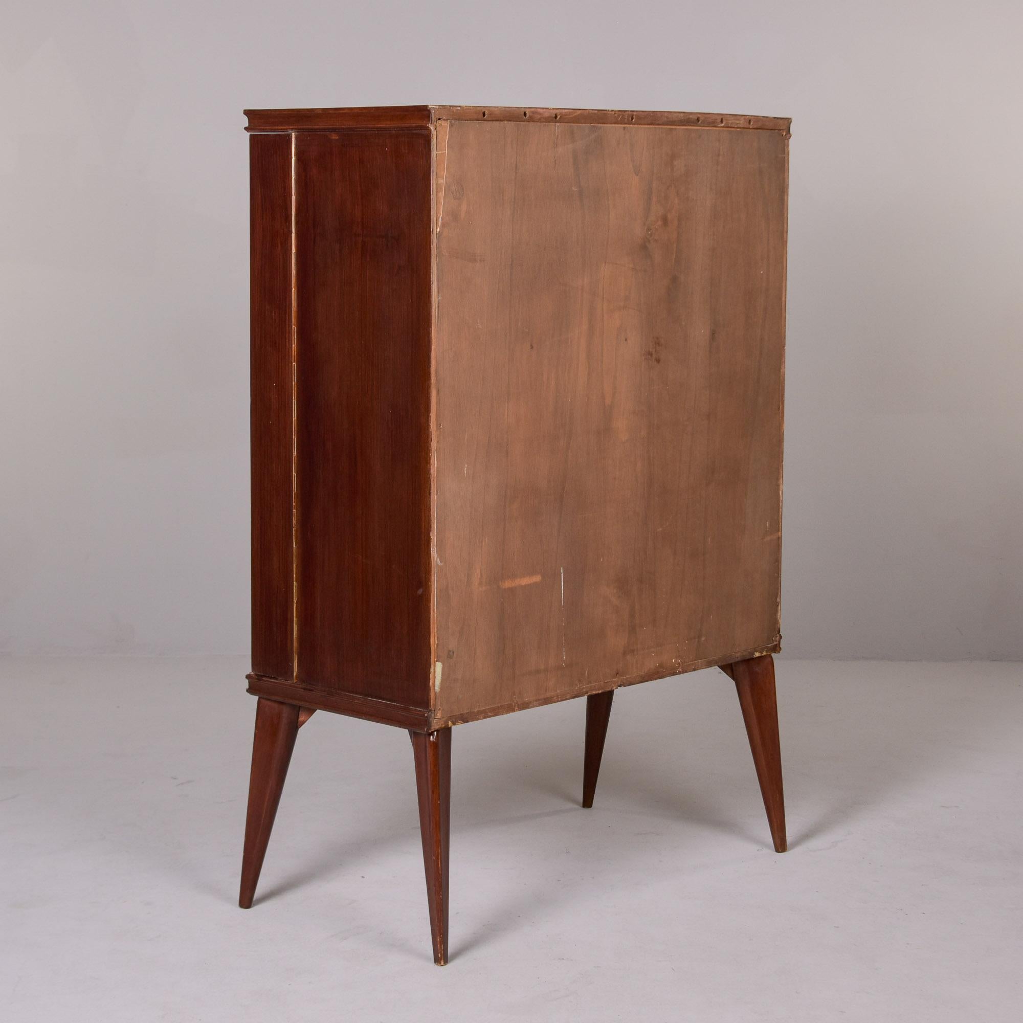 Hoher italienischer Barschrank aus der Mitte des Jahrhunderts mit Einsätzen aus gelbem Murano-Glas im Angebot 4