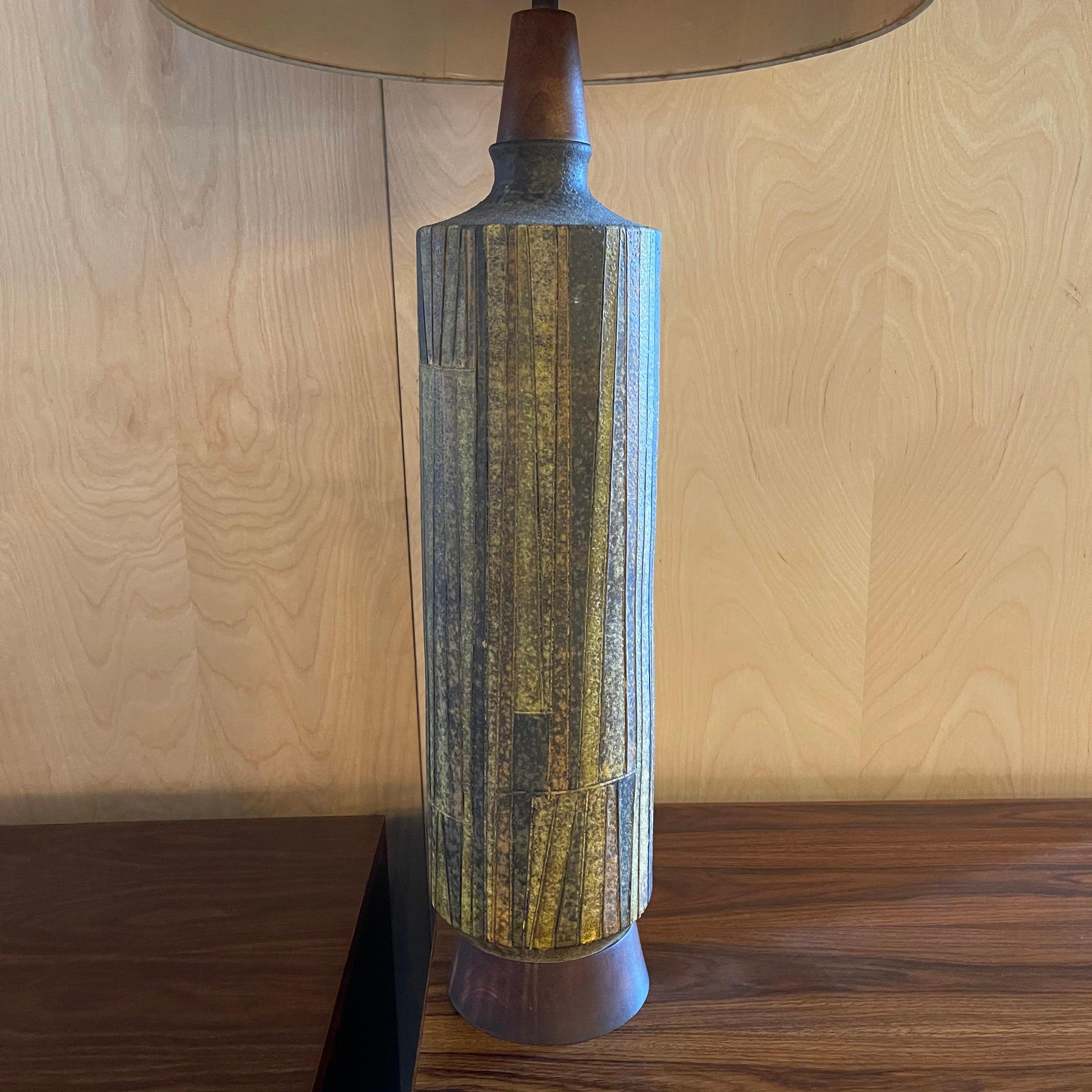 Tall Mid-Century Modern Art Pottery Table Lamp In Good Condition In Brooklyn, NY