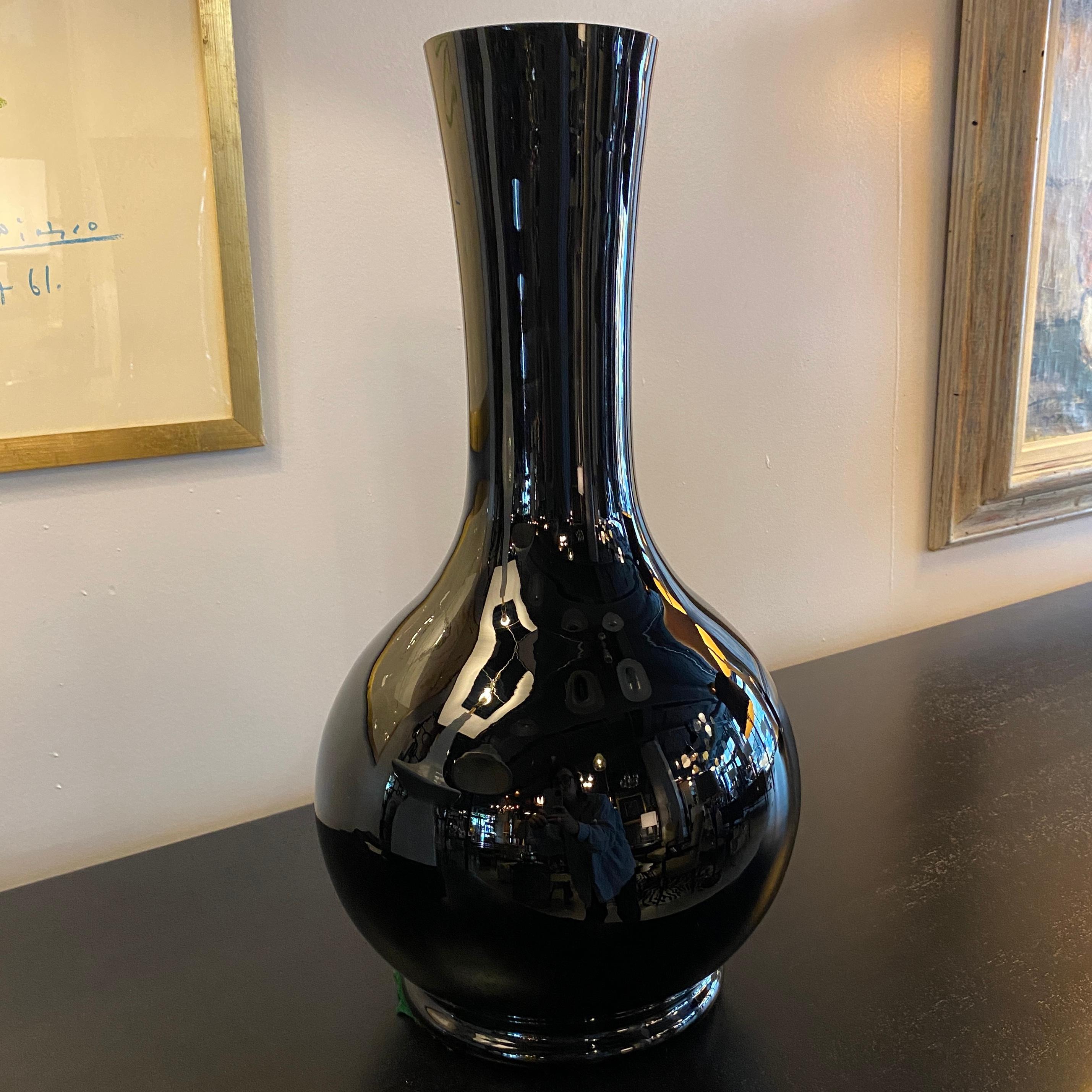 Tall Mid-Century Modern Ebony Art Glass Vase For Sale 5