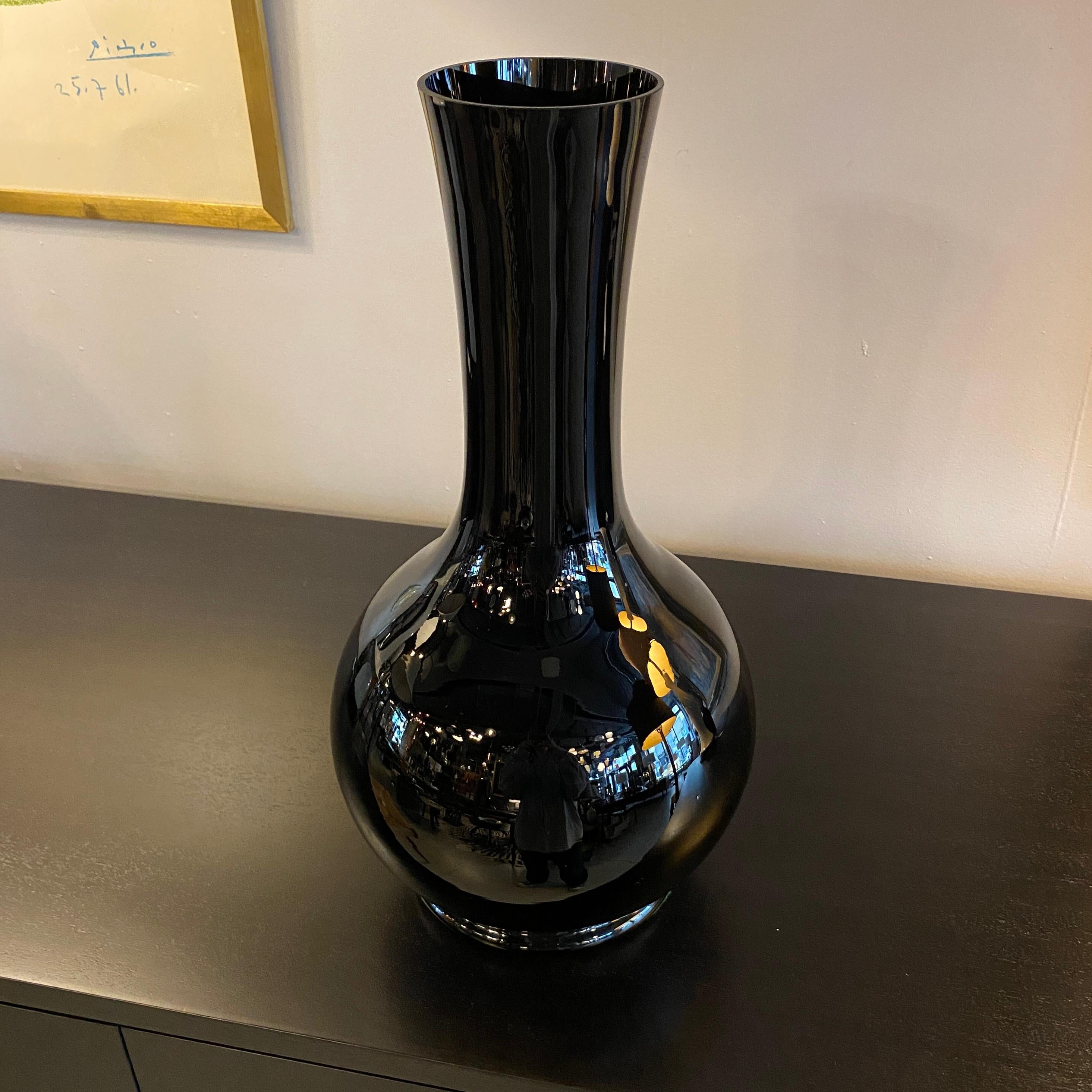 Tall Mid-Century Modern Ebony Art Glass Vase For Sale 2