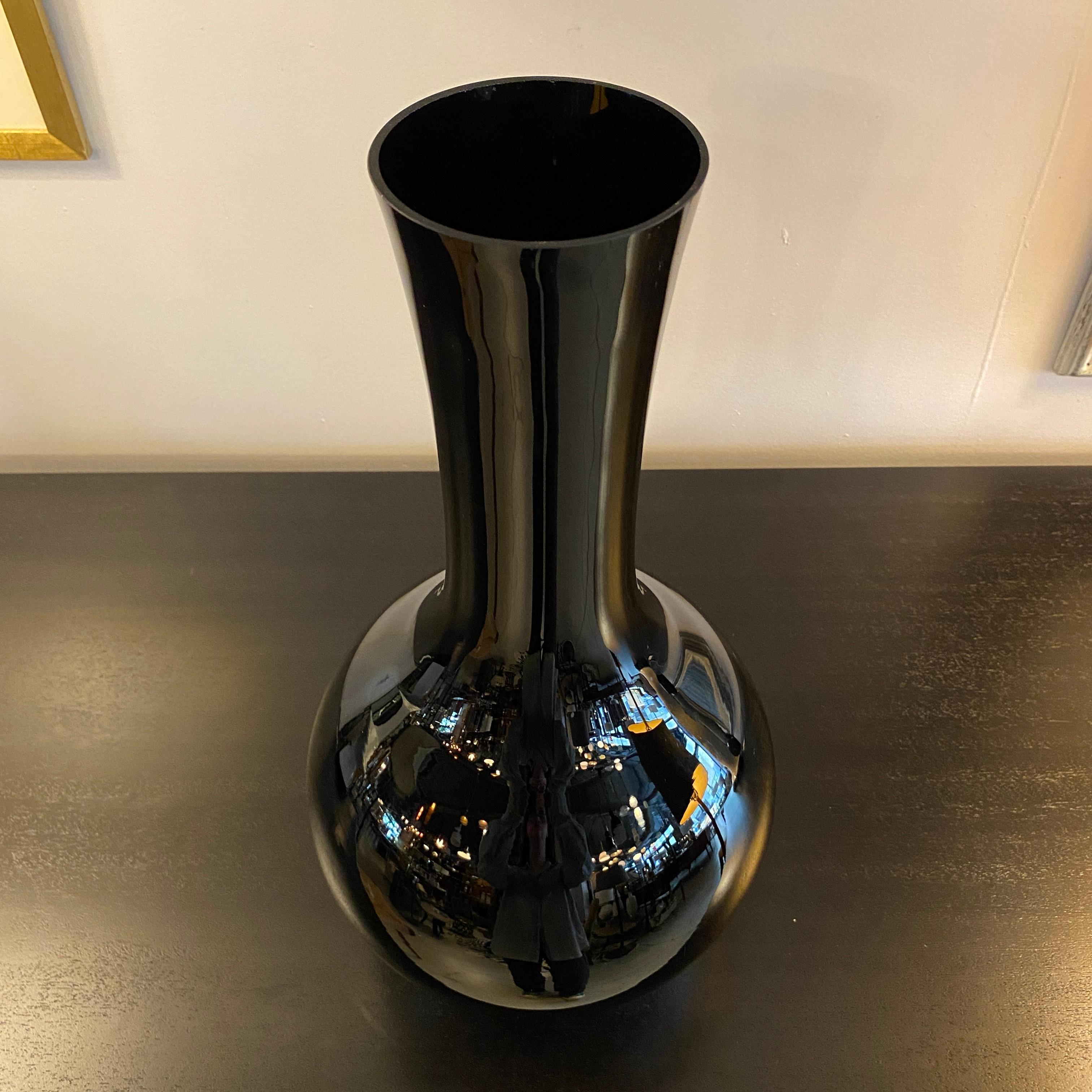 Tall Mid-Century Modern Ebony Art Glass Vase For Sale 4