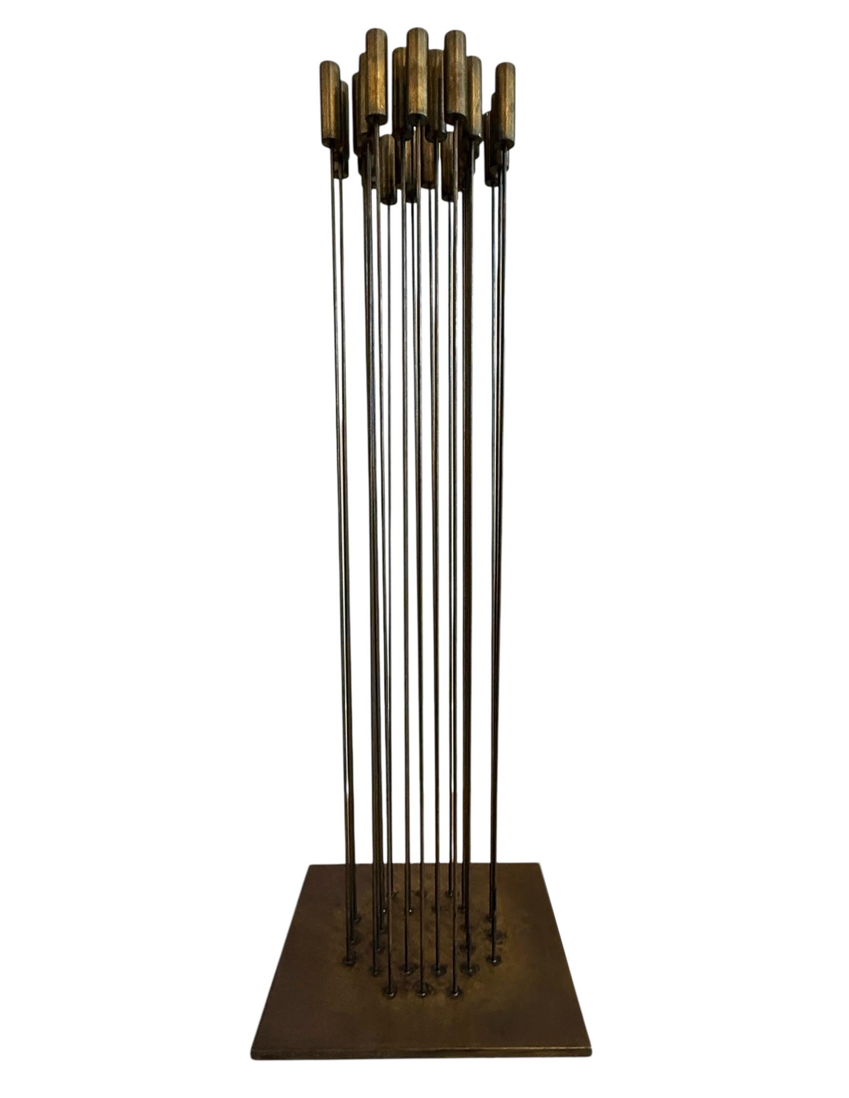 Escultura alta sonora de suelo moderna de mediados de siglo de Val Bertoia en cobre y latón en Bueno estado para la venta en Philadelphia, PA