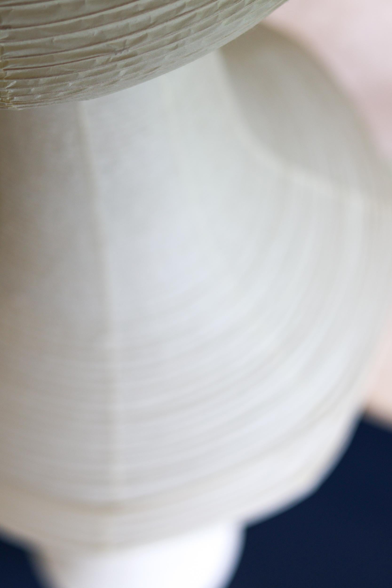 Grande sculpture lumineuse Isamu Noguchi, moderne du milieu du siècle, de type Akari E en vente 9