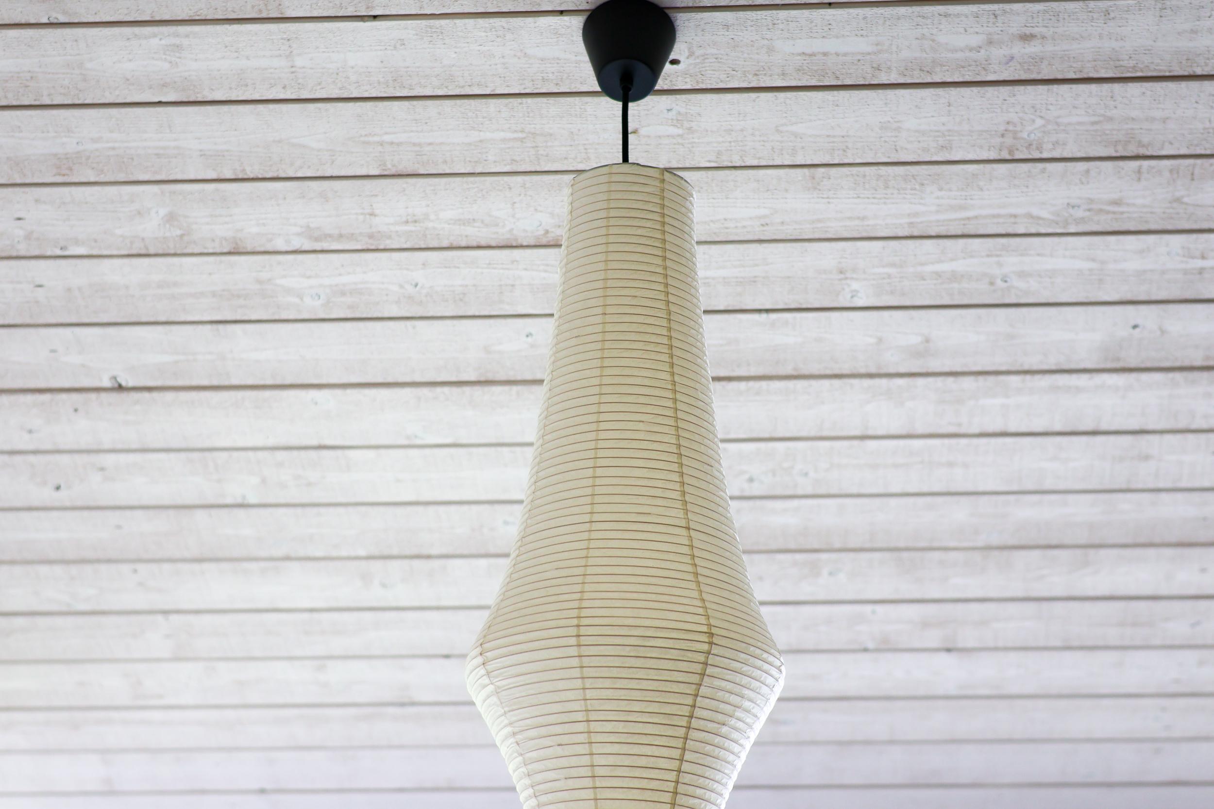 20ième siècle Grande sculpture lumineuse Isamu Noguchi, moderne du milieu du siècle, de type Akari E en vente