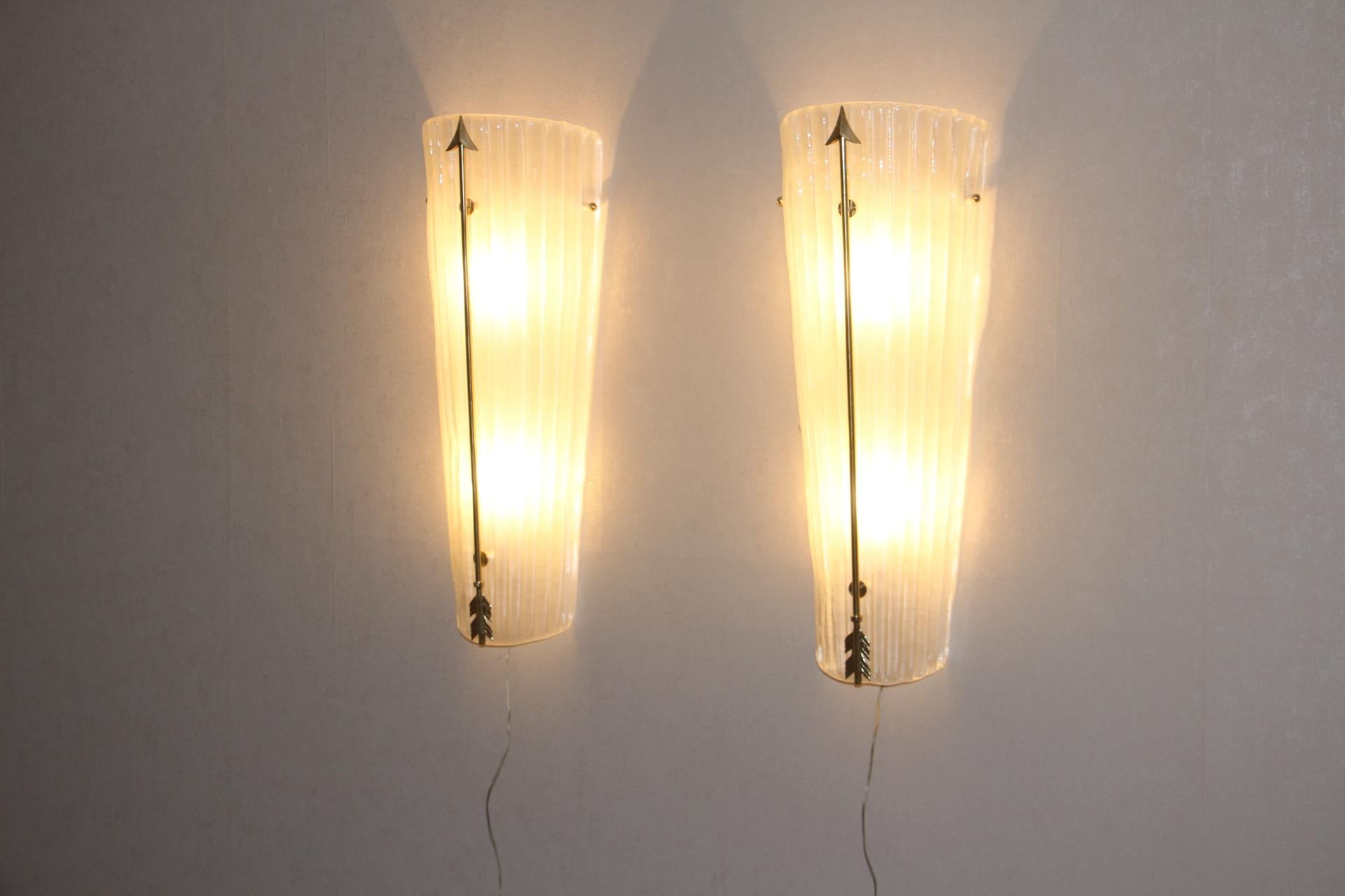 Tall Mid-Century Pair of Sconces in White Glass , Petitot Style Wall Lights In Excellent Condition In Saint-Ouen, FR