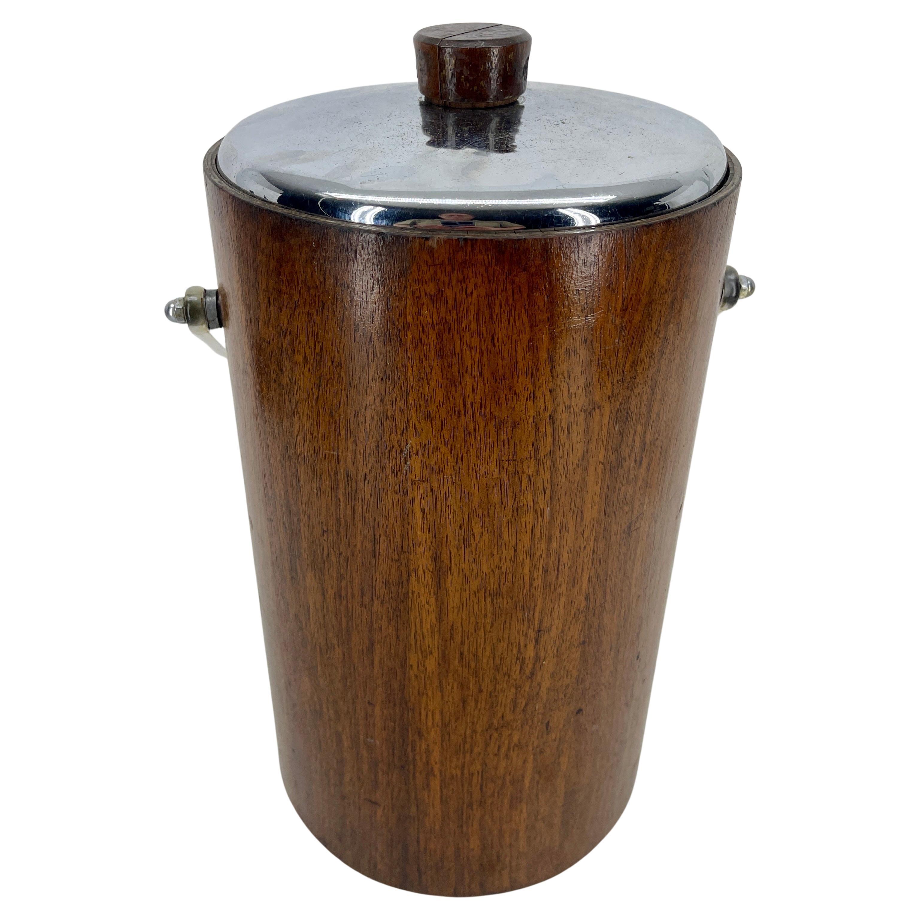 Tall Mid-Century Teak Chrome Ice Bucket with Thermos Liner and Lucite Handle In Good Condition For Sale In Haddonfield, NJ