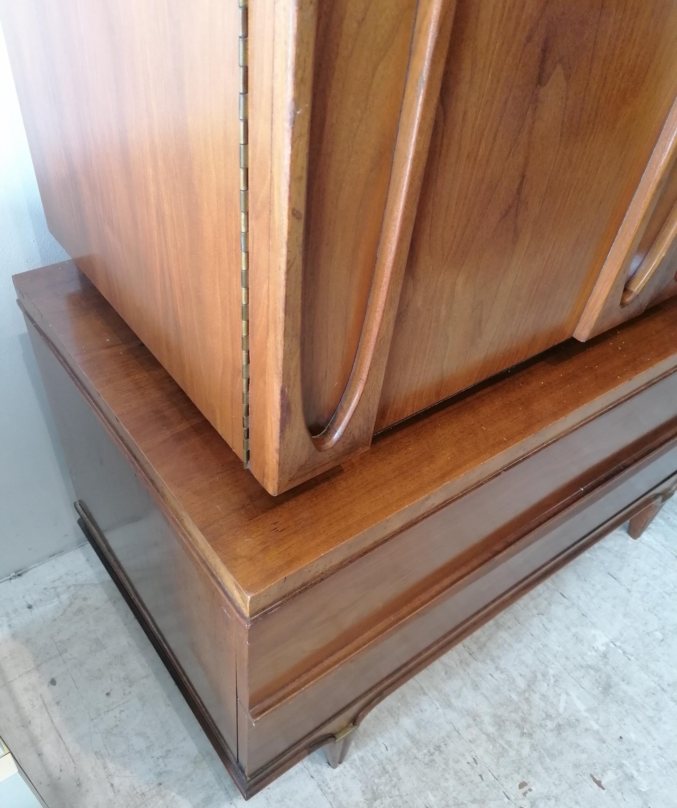 Tall midcentury American walnut & burl cabinet by American of Martinsville 1960s For Sale 8
