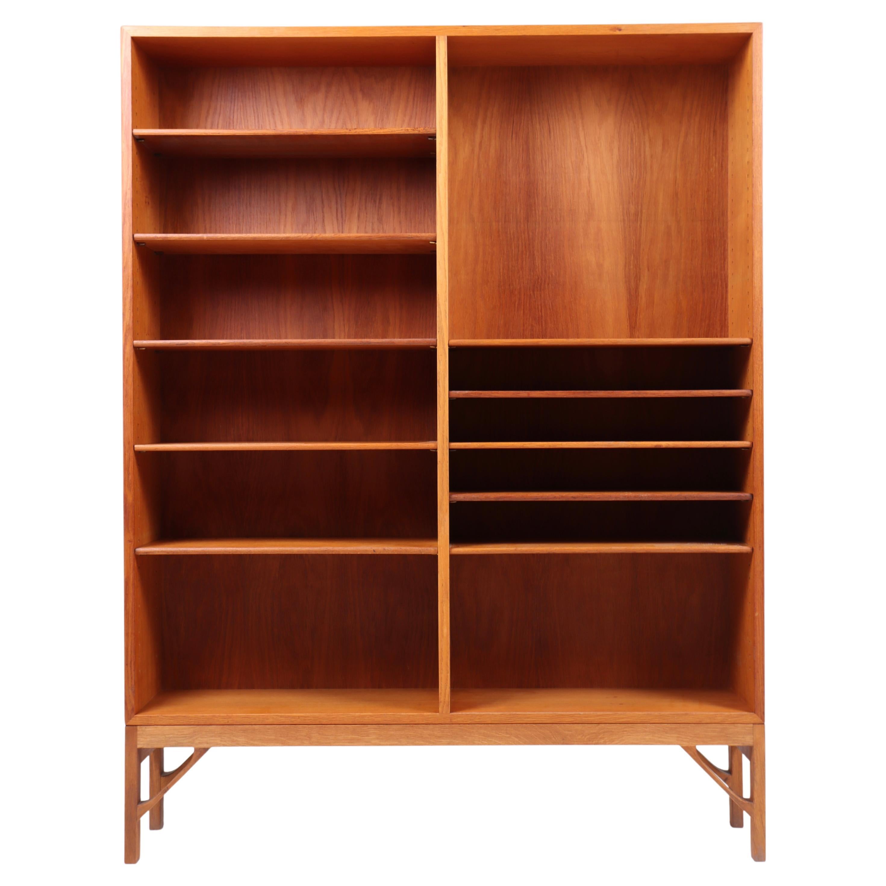 Tall Midcentury "China" Bookcase in Oak by Børge Mogensen, Made in Denmark 1960s For Sale