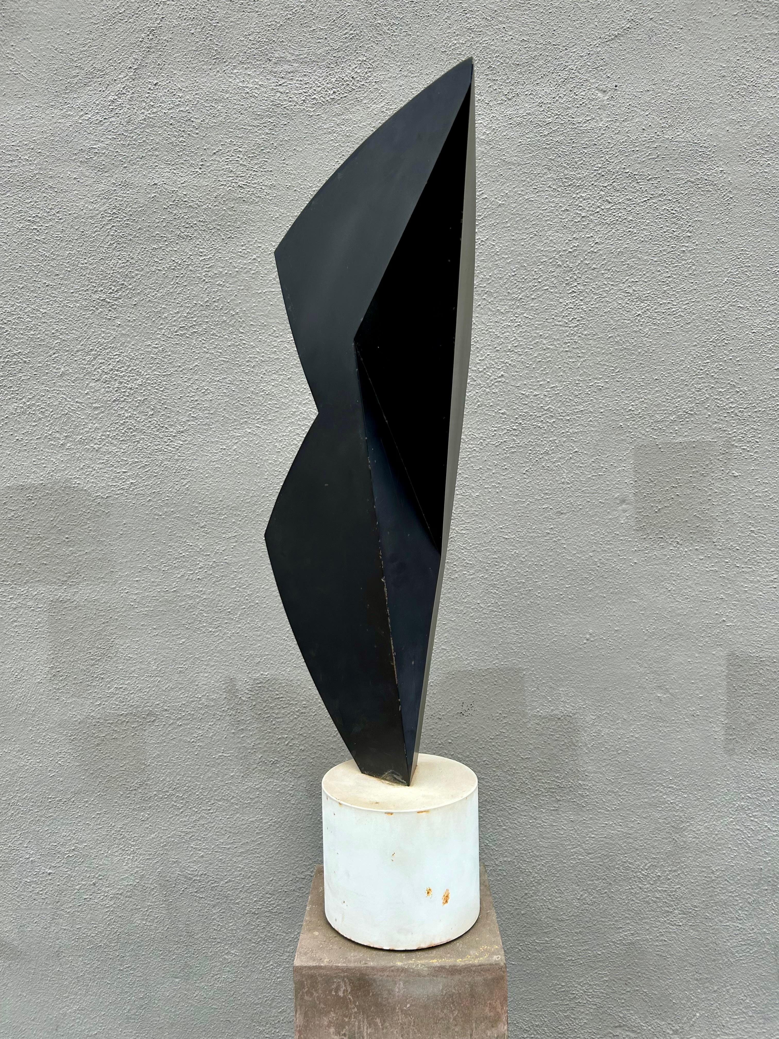 Tall Modern Sculpture Christopher Georgesco   In Good Condition For Sale In Los Angeles, CA