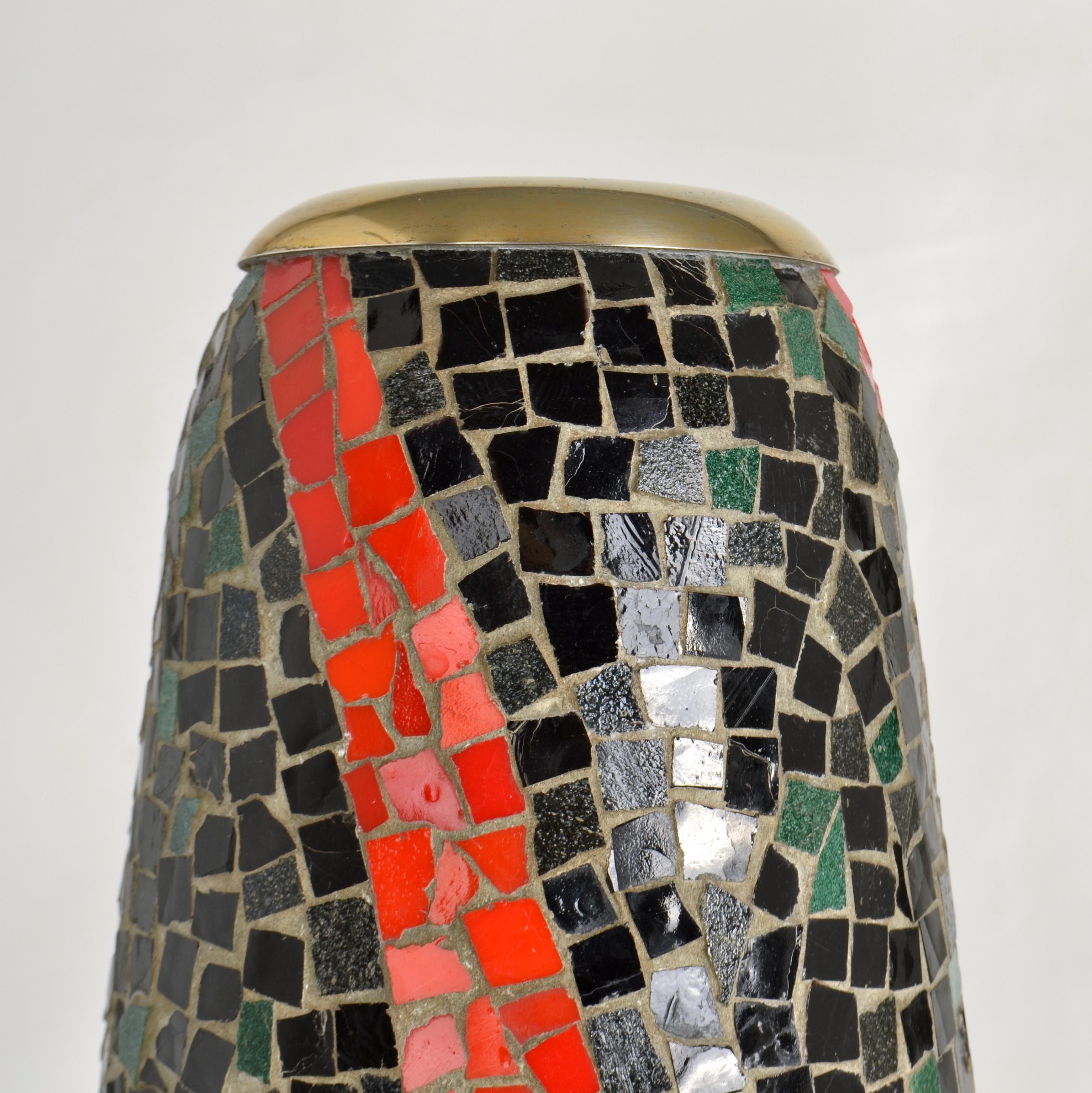Tall Mosaic Vase in Black and Red In Excellent Condition For Sale In London, GB