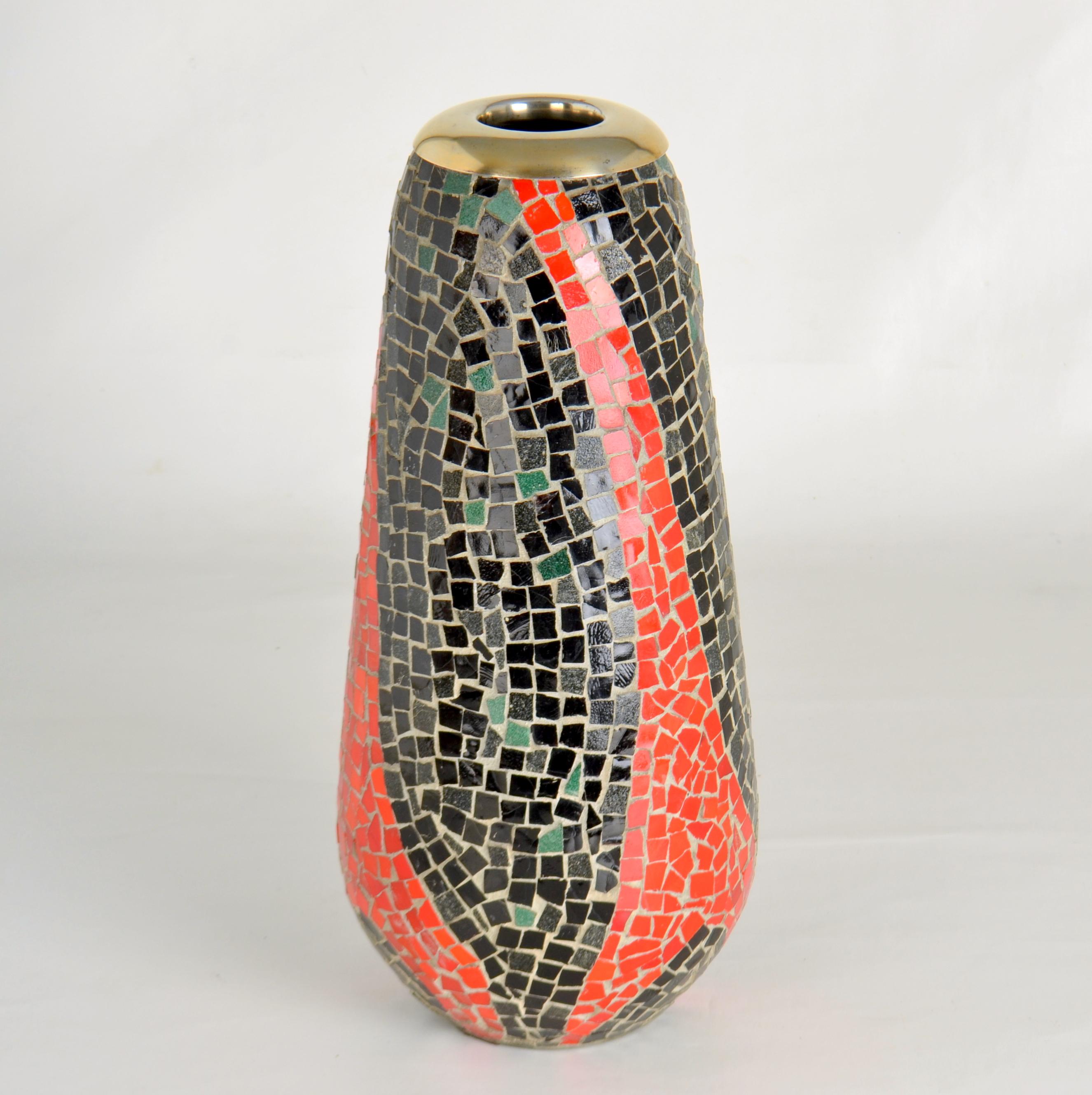 Tall Mosaic Vase in Black and Red For Sale 2